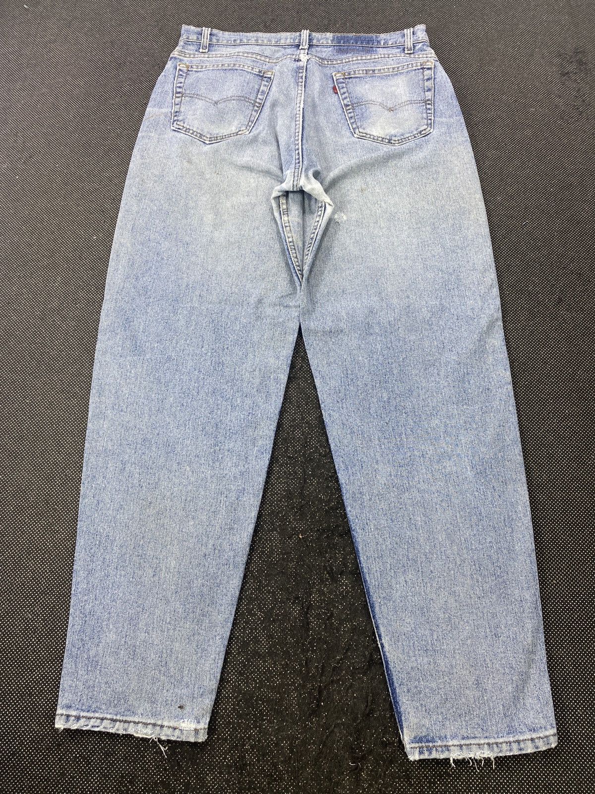 Levi's 90s VINTAGE LEVI'S 560 DISTRESSED SINGLE ‘R’ JEANS-J522 Size US 36 / EU 52 - 4 Thumbnail