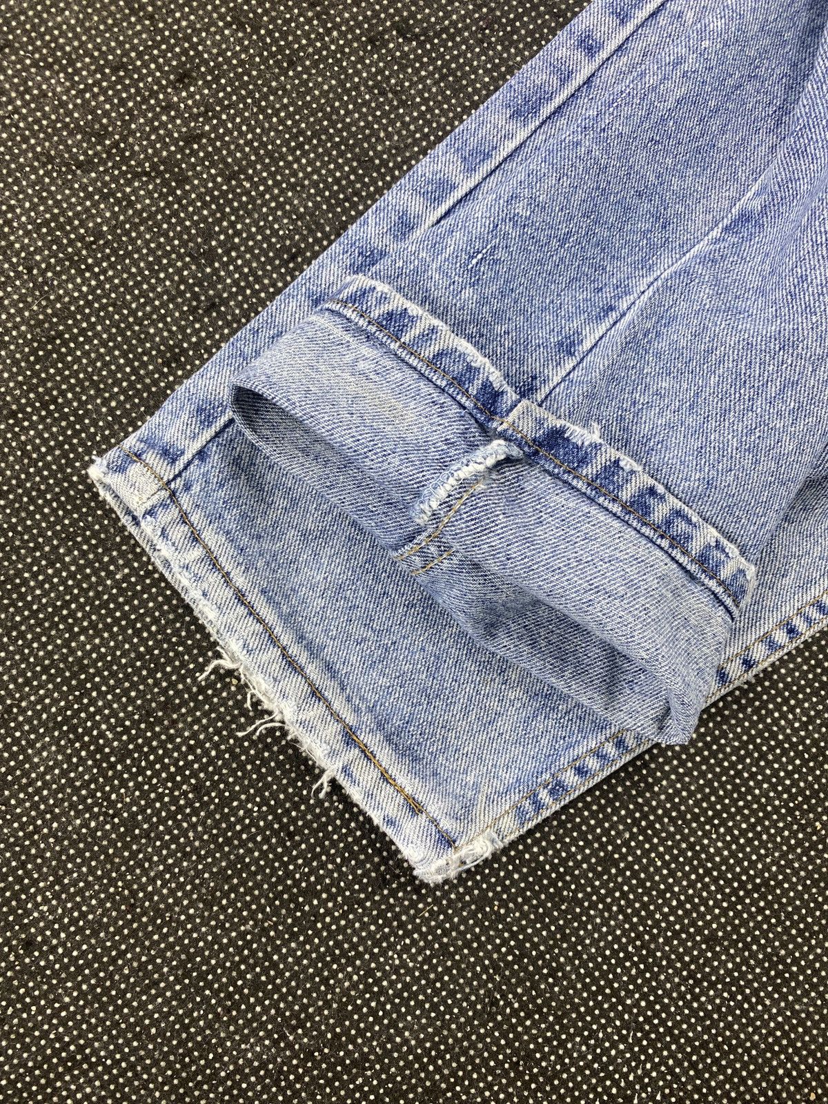 Levi's 90s VINTAGE LEVI'S 560 DISTRESSED SINGLE ‘R’ JEANS-J522 Size US 36 / EU 52 - 9 Thumbnail