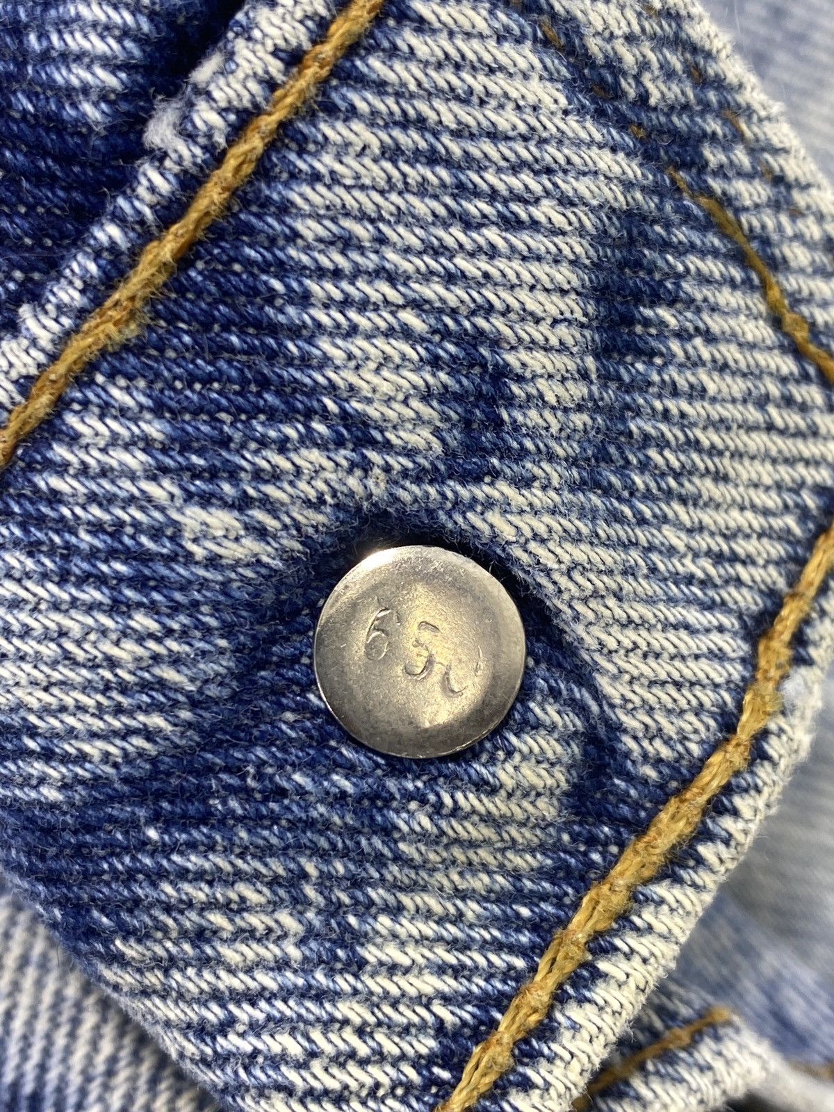 Levi's 90s VINTAGE LEVI'S 560 DISTRESSED SINGLE ‘R’ JEANS-J522 Size US 36 / EU 52 - 6 Thumbnail