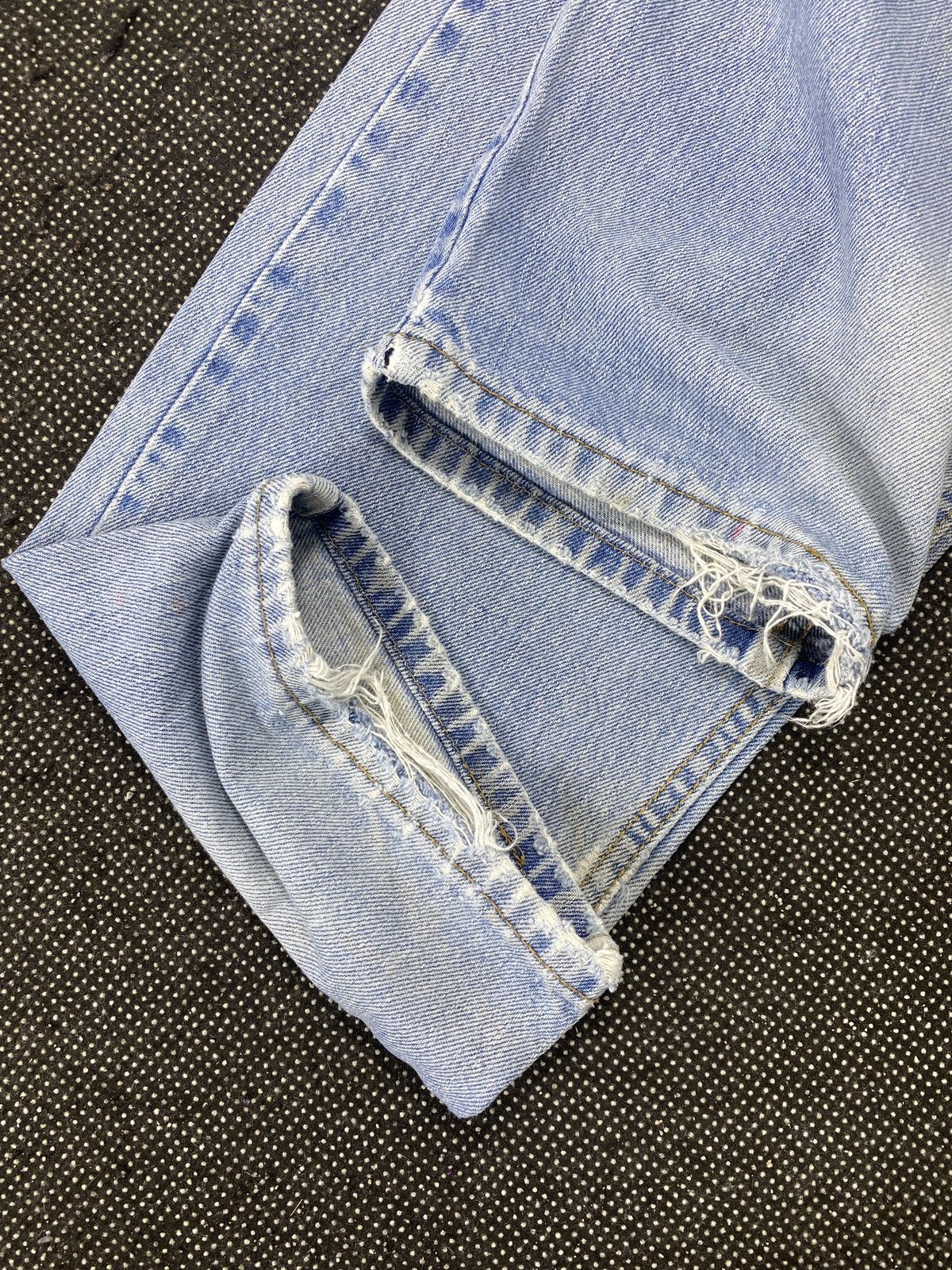 Jean × Levi's × Vintage VINTAGE LEVIS 560 DISTRESSED BLUE WASH JEANS-J524 Size US 32 / EU 48 - 10 Thumbnail