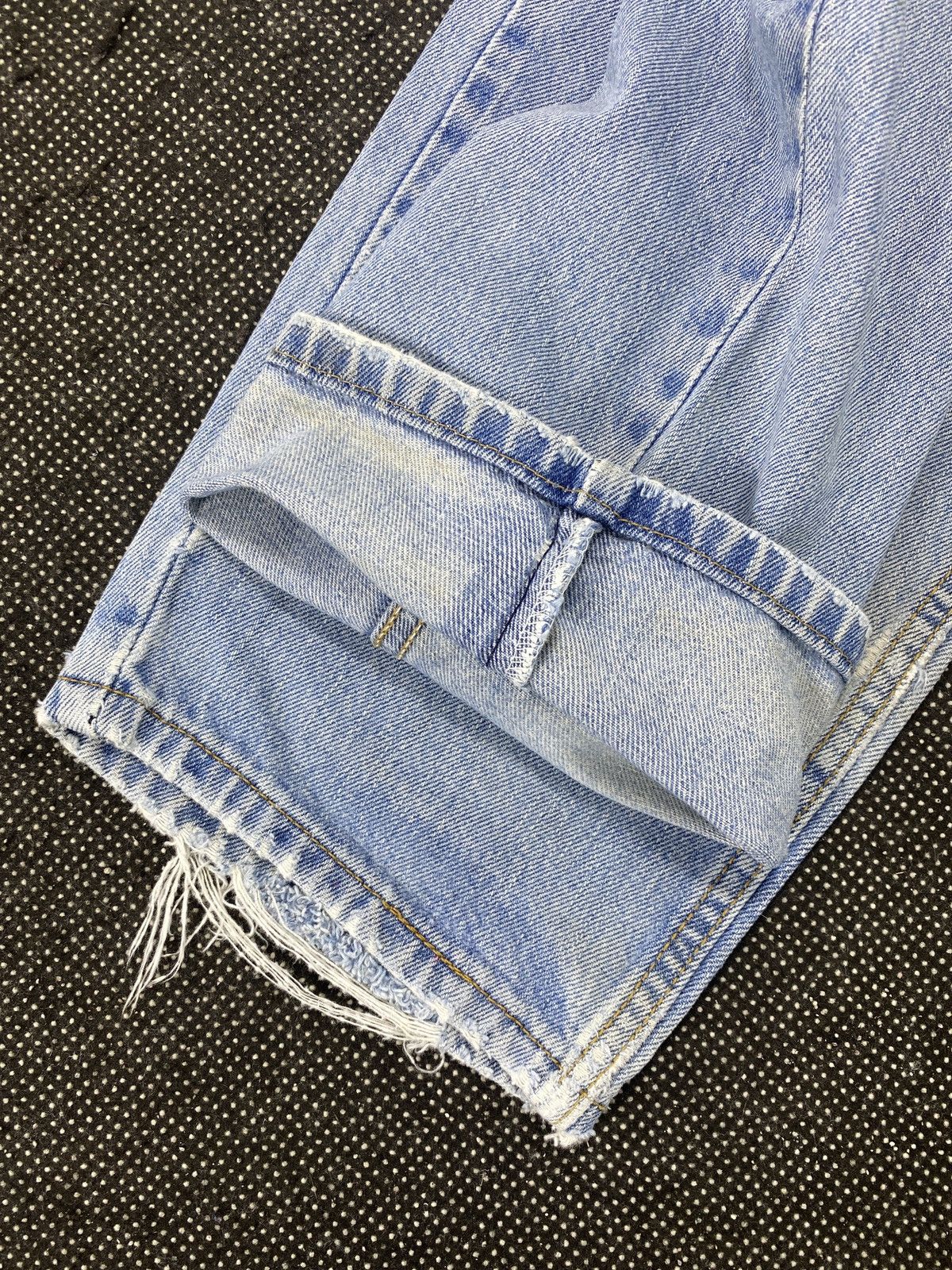 Jean × Levi's × Vintage VINTAGE LEVIS 560 DISTRESSED BLUE WASH JEANS-J524 Size US 32 / EU 48 - 9 Thumbnail