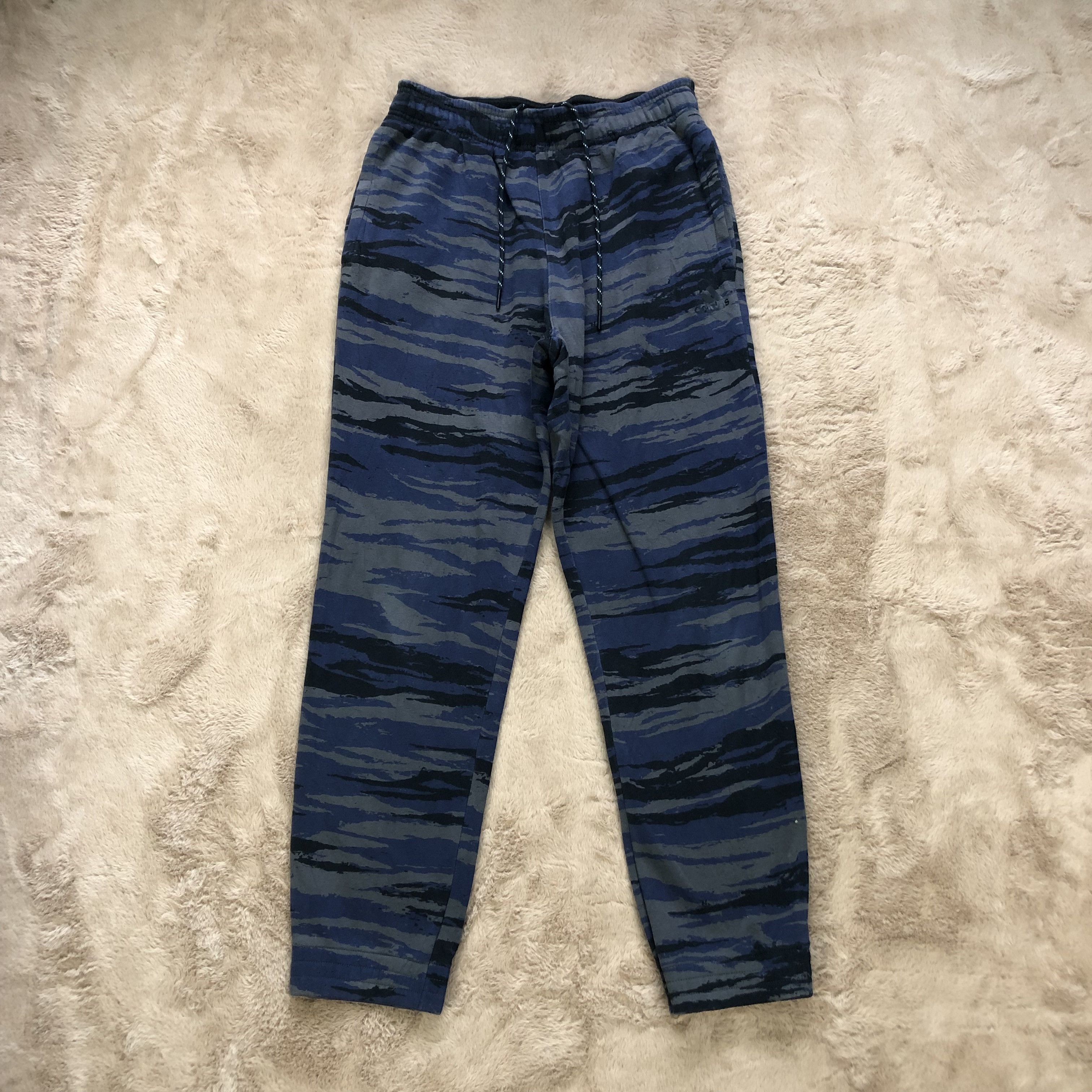 Adidas ADIDAS SPORT ESSENTIALS DIGITAL CAMO SWEATPANTS #5511-194 Size US 30 / EU 46 - 1 Thumbnail