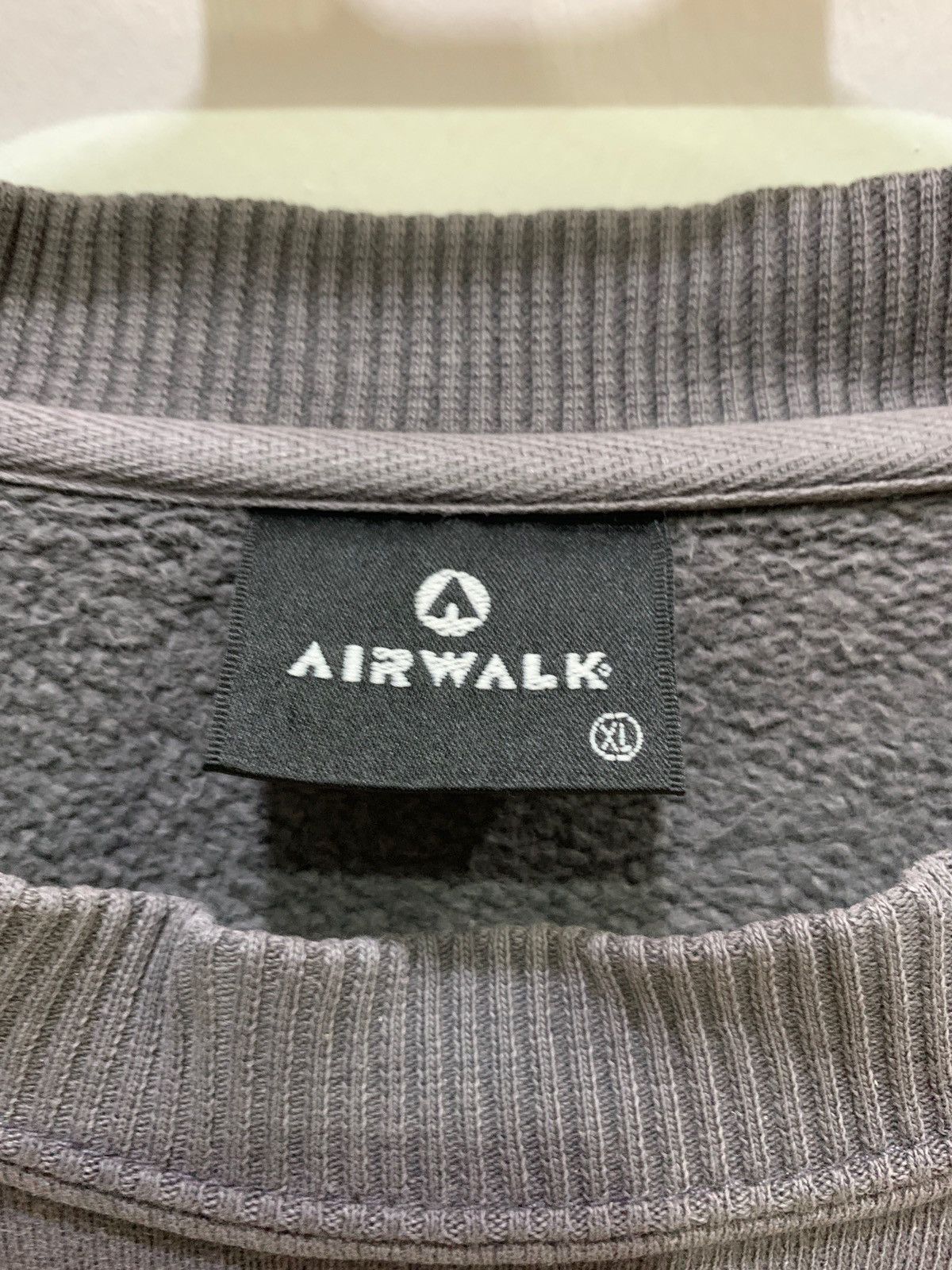 Airwalk × Japanese Brand × Vintage AIRWALK Sweatshirts Size XL Size US XL / EU 56 / 4 - 3 Thumbnail