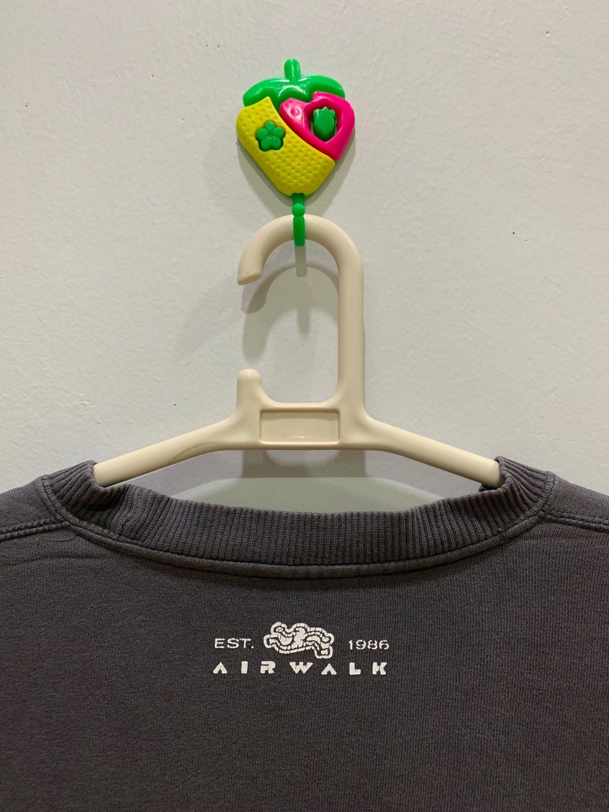 Airwalk × Japanese Brand × Vintage AIRWALK Sweatshirts Size XL Size US XL / EU 56 / 4 - 7 Thumbnail