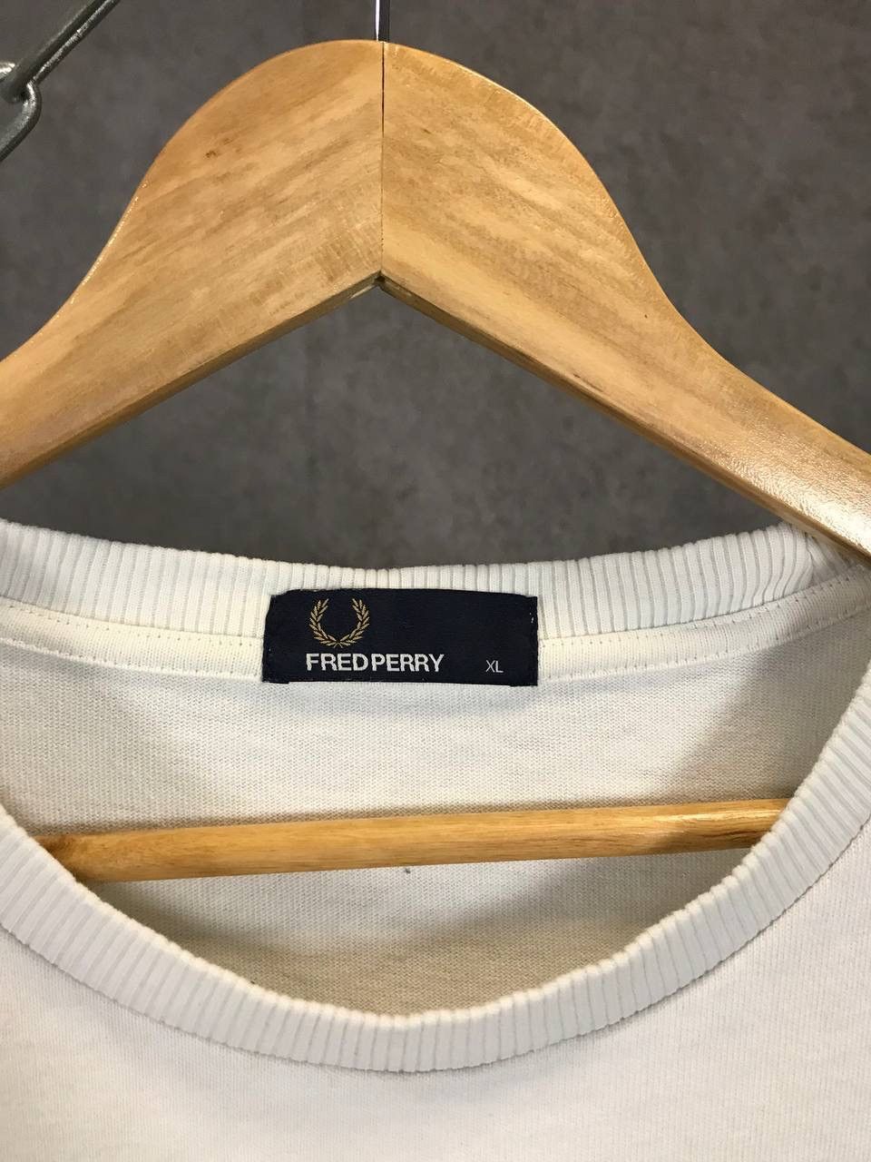 Fred Perry Fred Perry sportwear center logo streetwear tee Size US XL / EU 56 / 4 - 4 Thumbnail