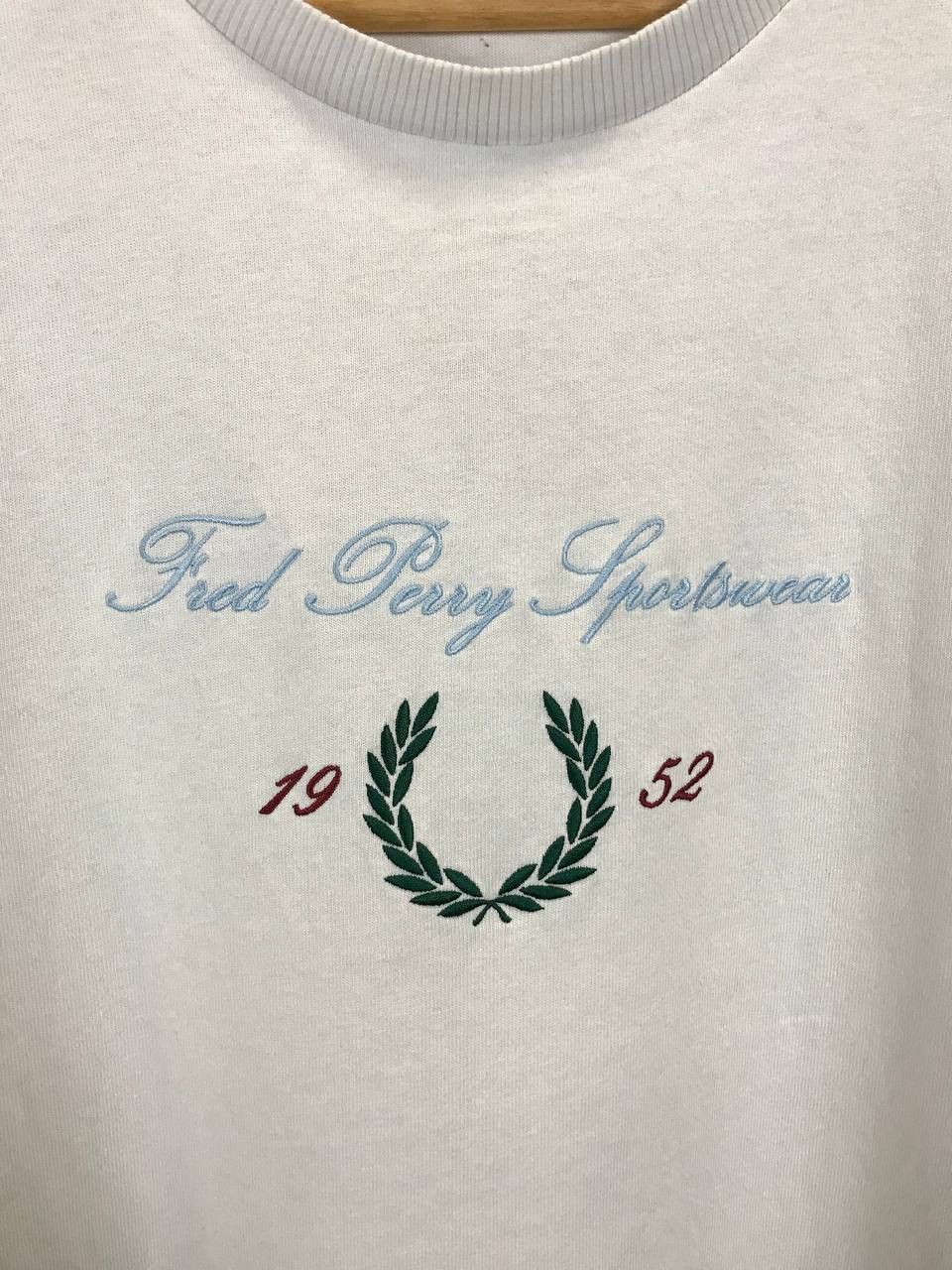 Fred Perry Fred Perry sportwear center logo streetwear tee Size US XL / EU 56 / 4 - 3 Thumbnail
