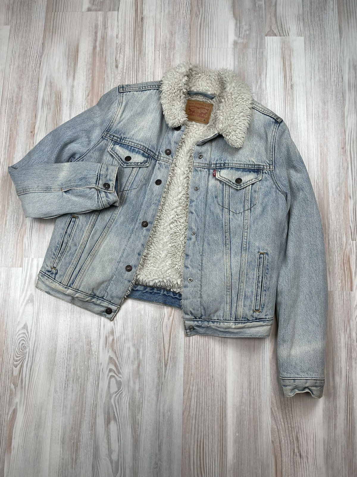Levis woman blue jacket