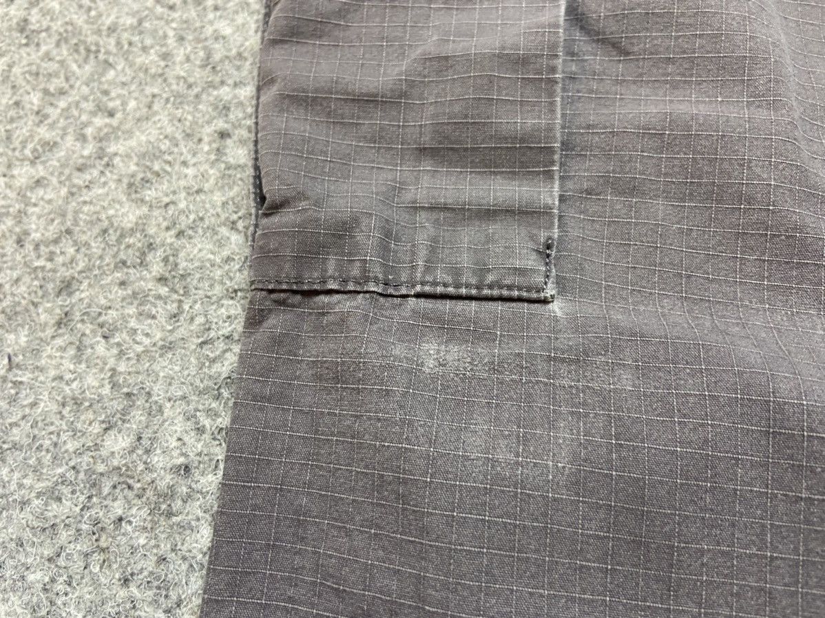 Carhartt × Carhartt Wip × Vintage Vintage Carhartt Wip Grey Cargo Pants Size US 32 / EU 48 - 10 Thumbnail