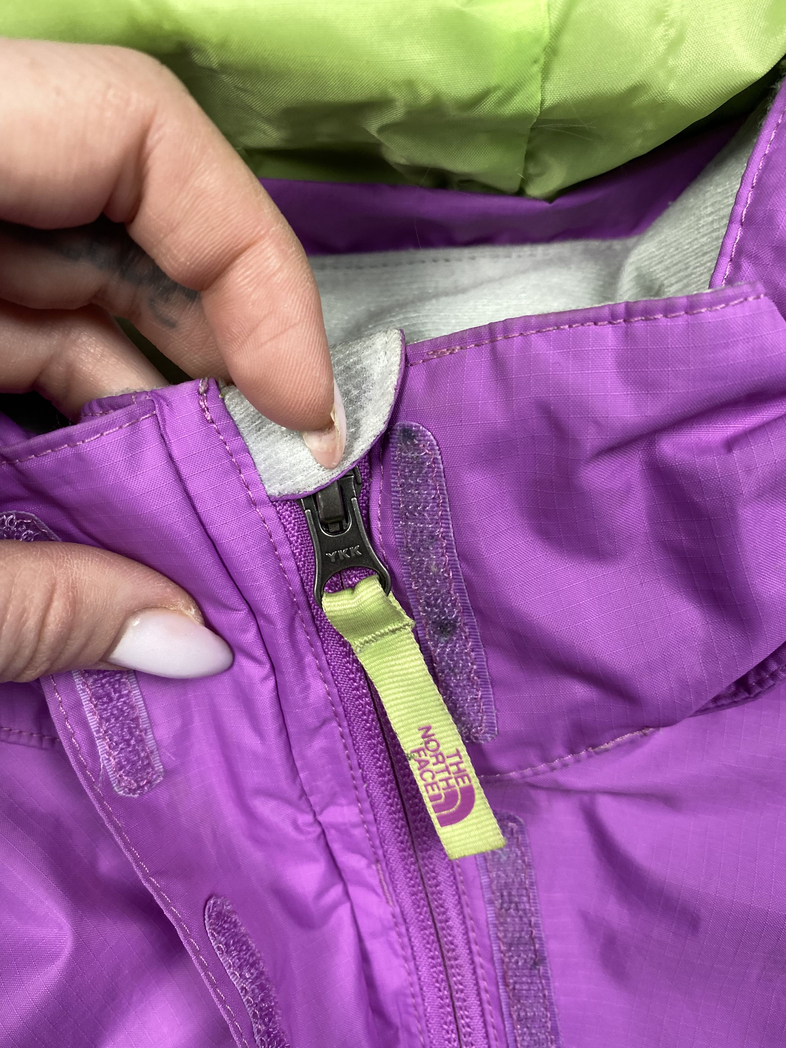 The North Face × Vintage The North Face HyVent WMNS Waterproof Jacket TNF Size XS / US 0-2 / IT 36-38 - 6 Thumbnail