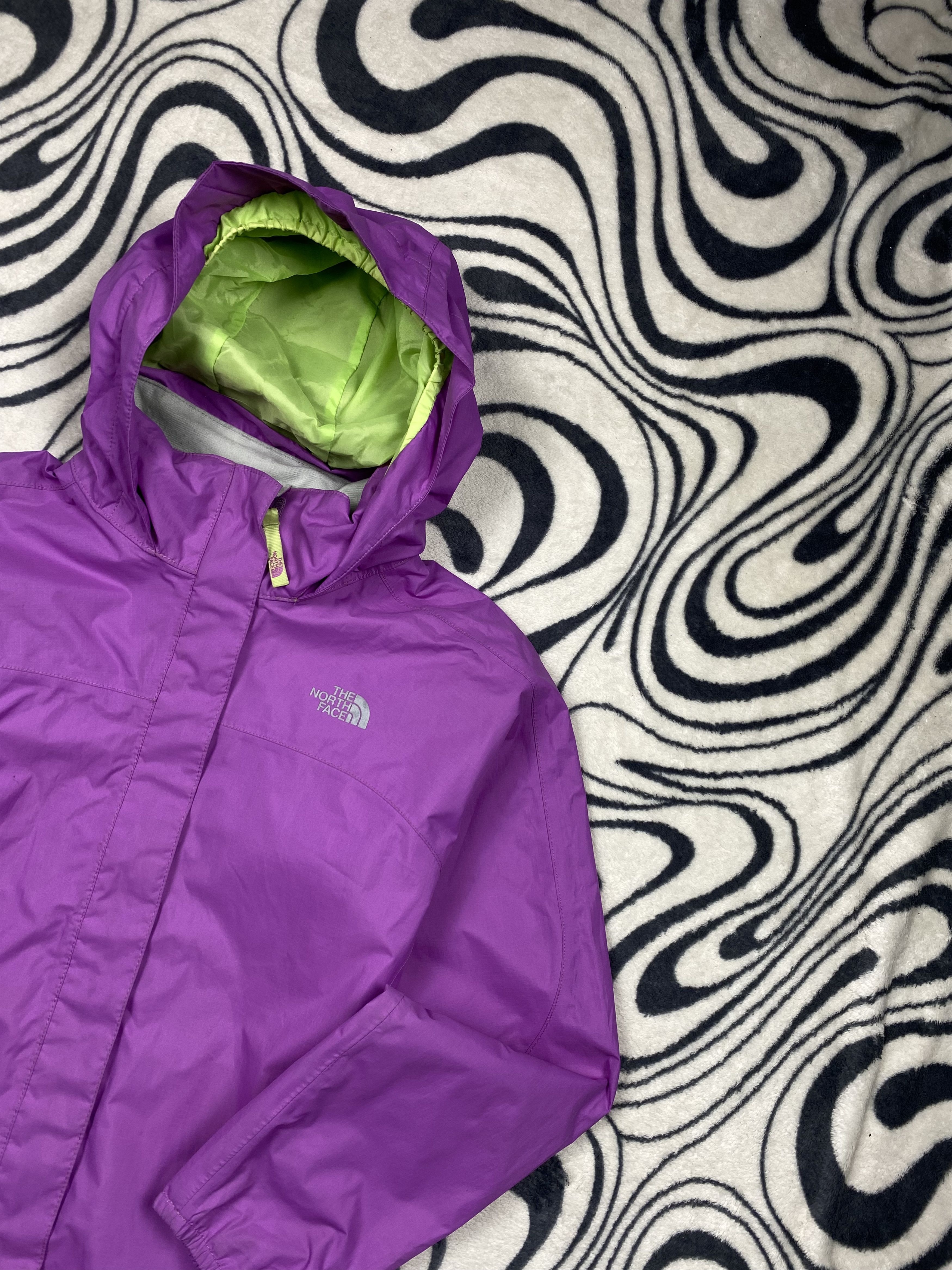 The North Face × Vintage The North Face HyVent WMNS Waterproof Jacket TNF Size XS / US 0-2 / IT 36-38 - 2 Thumbnail