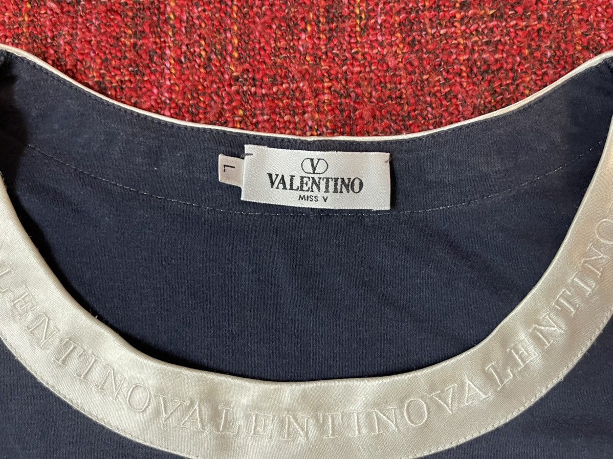 Designer × Valentino × Vintage Valentino distressed 90s vintage neck logo t-shirt Size US L / EU 52-54 / 3 - 3 Thumbnail