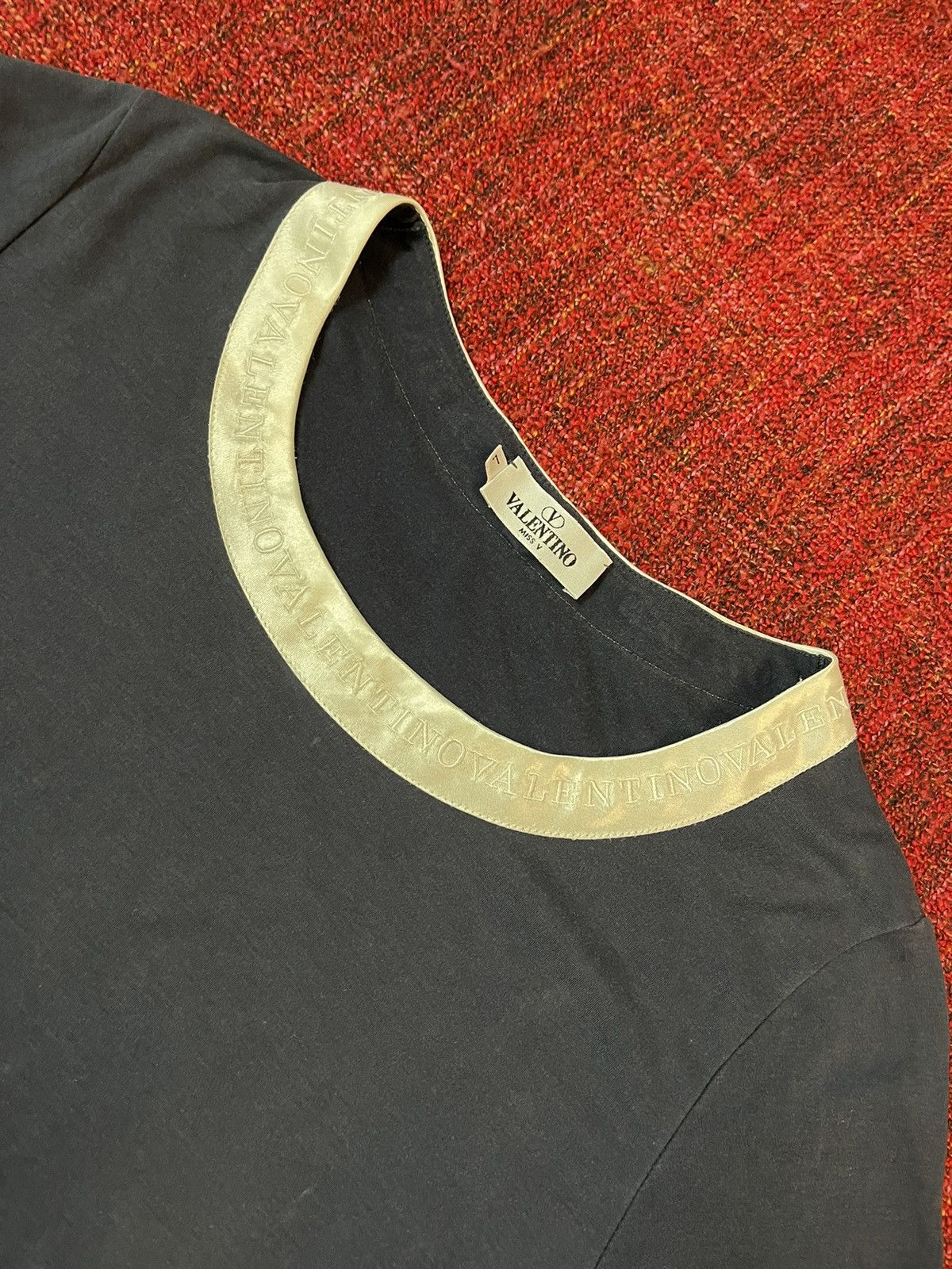 Designer × Valentino × Vintage Valentino distressed 90s vintage neck logo t-shirt Size US L / EU 52-54 / 3 - 2 Thumbnail