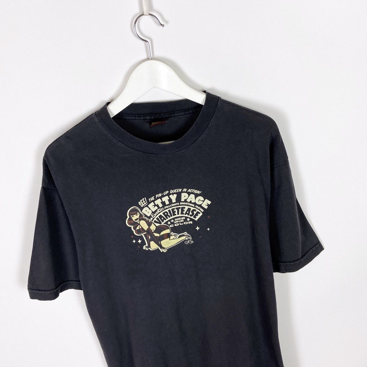 Vintage Vintage 00s Betty Page Varietease Flame Job Sol Rac tee rare Size US XL / EU 56 / 4 - 2 Thumbnail