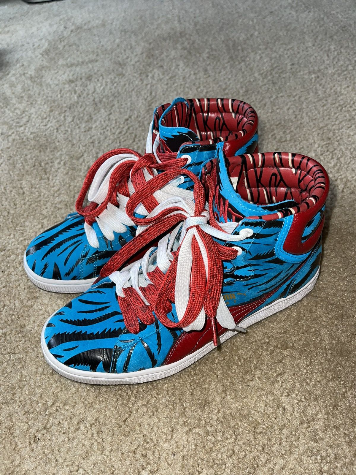 Puma hand sale
