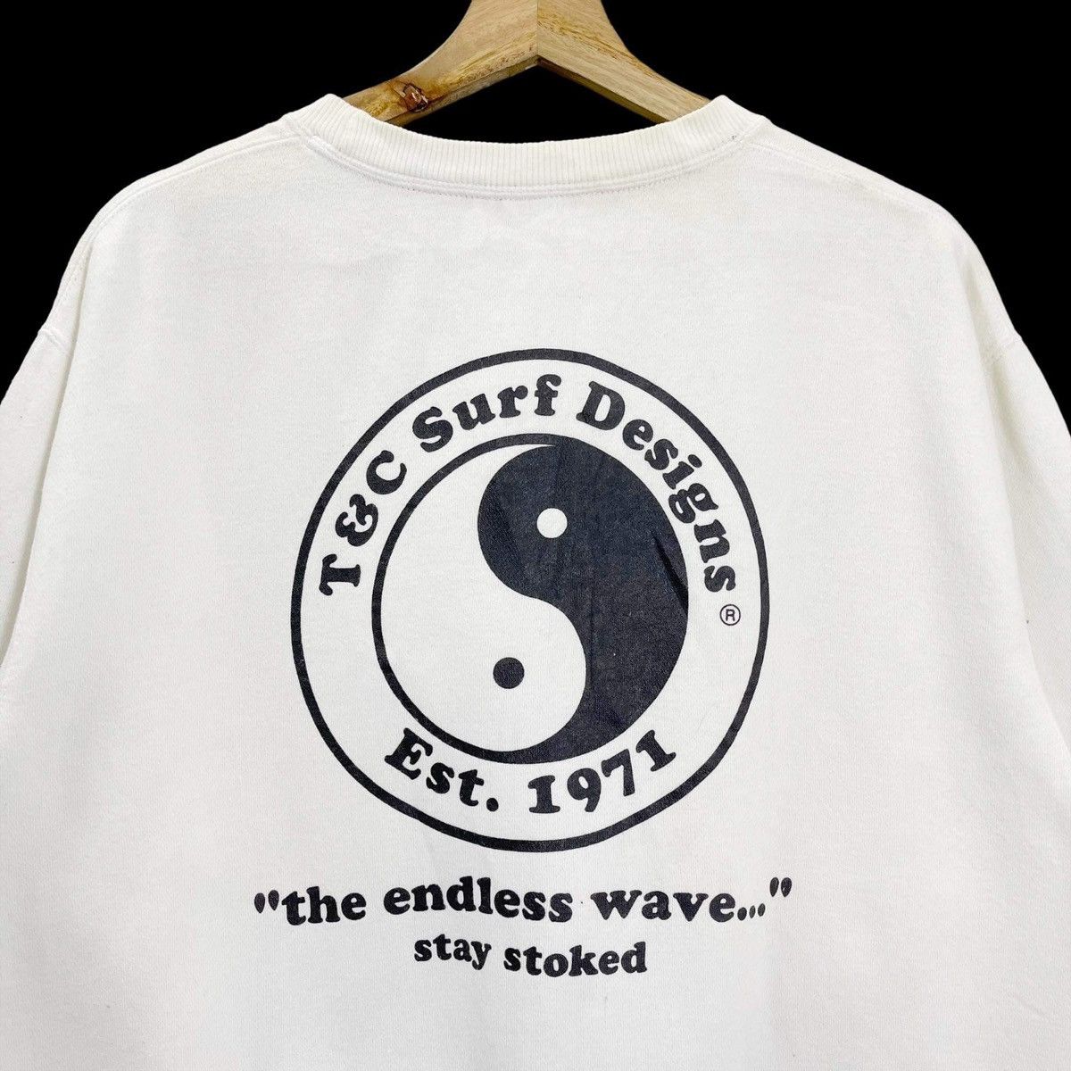 Japanese Brand 90s Vintage TnC Hawaii Surf Big Logo Crewneck Sweatshirt Size US M / EU 48-50 / 2 - 4 Thumbnail