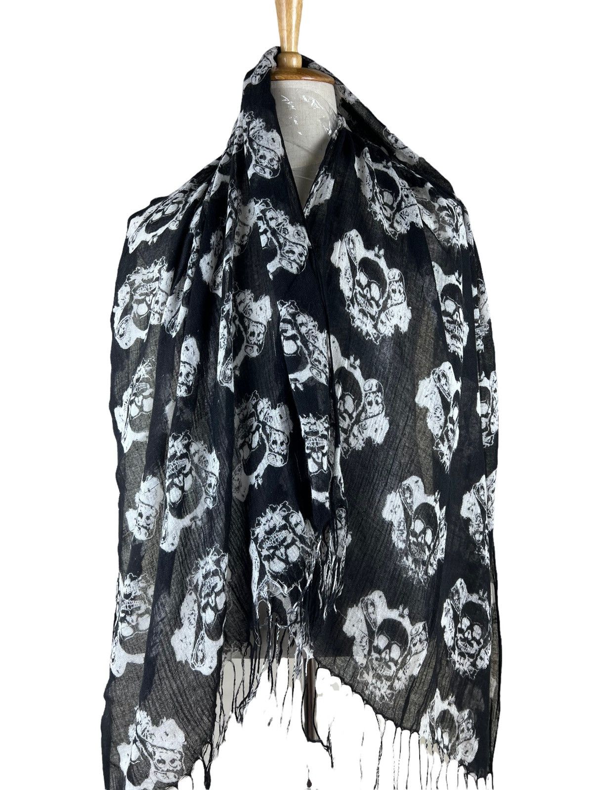 Japanese Brand Japanese Brand Skull Scarf Inspired Alexander Mcqueen Size ONE SIZE - 2 Thumbnail