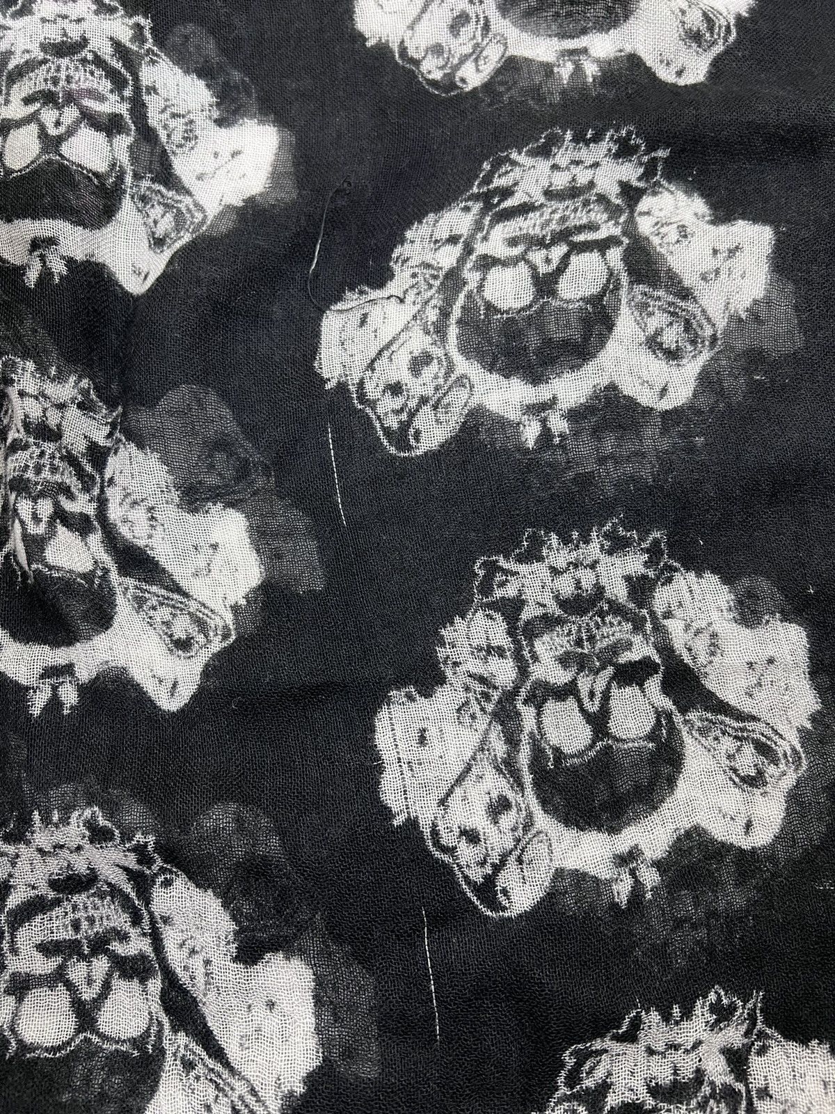 Japanese Brand Japanese Brand Skull Scarf Inspired Alexander Mcqueen Size ONE SIZE - 4 Thumbnail