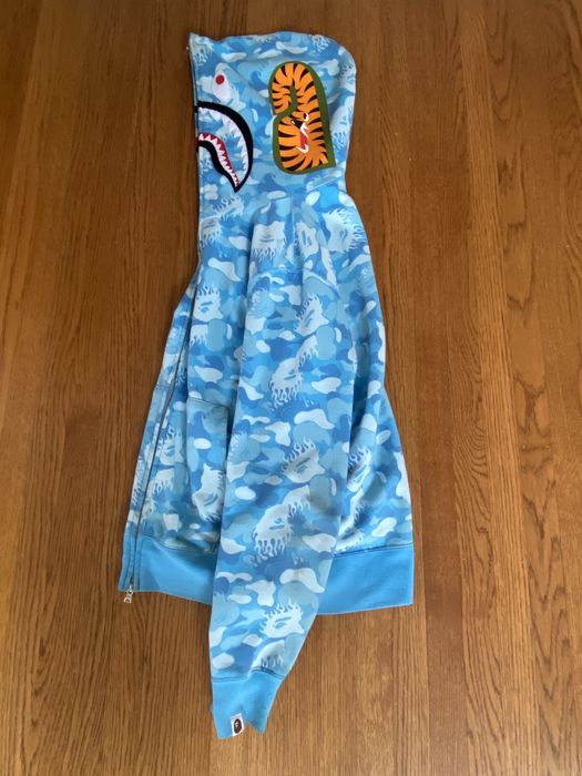 Bape blue best sale flame hoodie