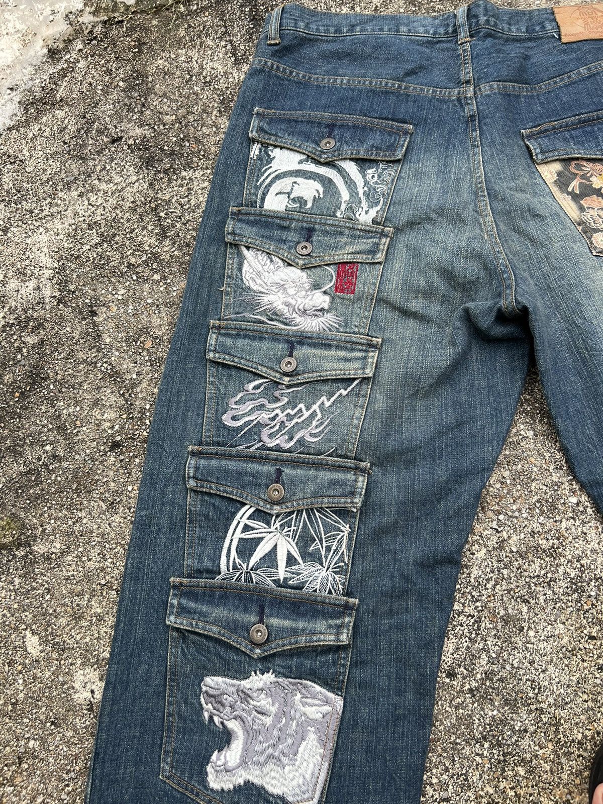 Japanese Brand Japanese Brand Dragon Embroidered Multi Pocket Denim Size US 40 / EU 56 - 4 Thumbnail