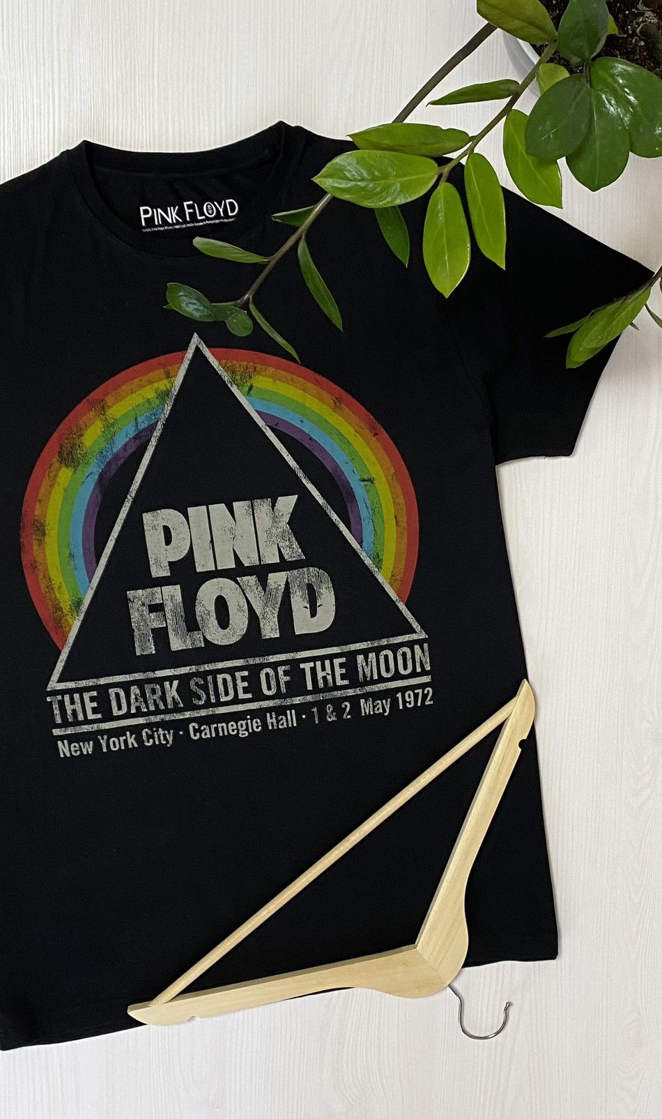 Band Tees × Pink Floyd × Vintage Vintage Pink Floyd Dark Side Of The Moon 2020 t-shirt y2k Size US M / EU 48-50 / 2 - 1 Thumbnail