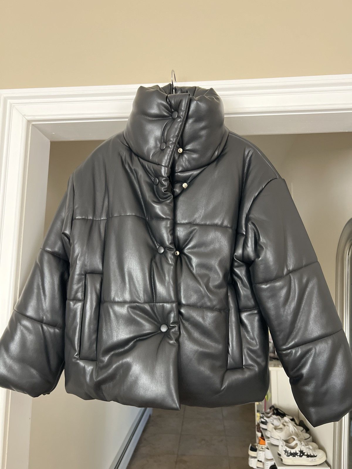 ジャケット NANUSHKA Charcoal Synthetic Leather Down Jacket Nanushka Charcoal Synthetic Leather Down Jacket | Grailed
