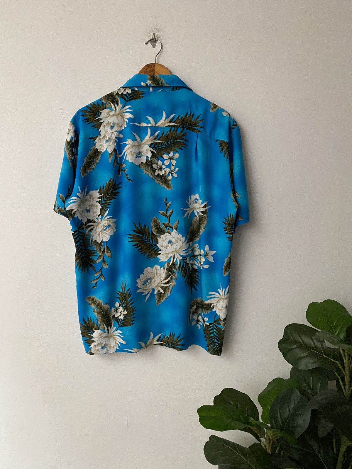 Vintage Vintage 🌸100% Rayon Hawaii Shirt Flowers design Size US L / EU 52-54 / 3 - 4 Thumbnail