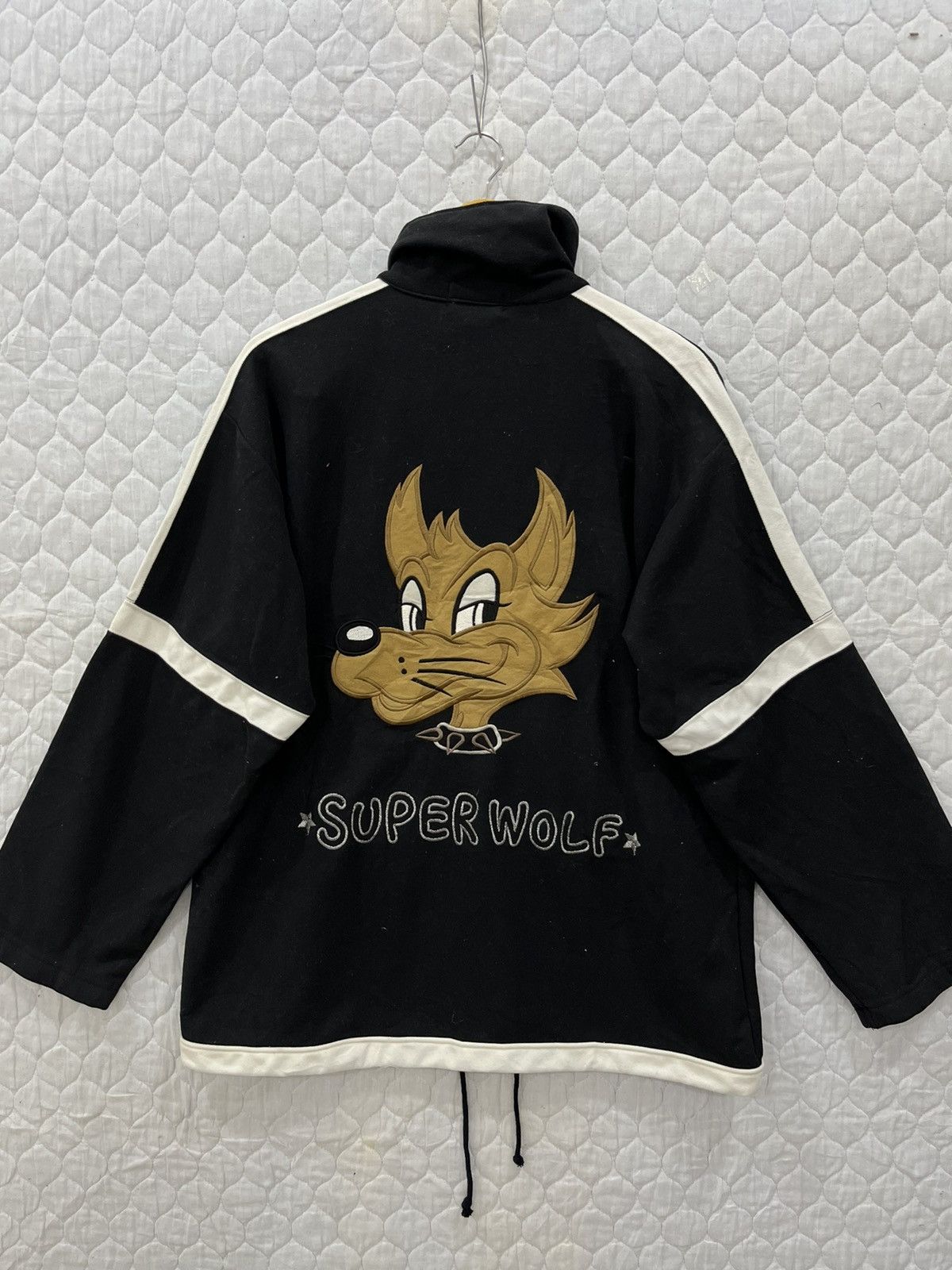 (BB). SUPER WOLF BIG LOGO HYPEBEAST SWEATER