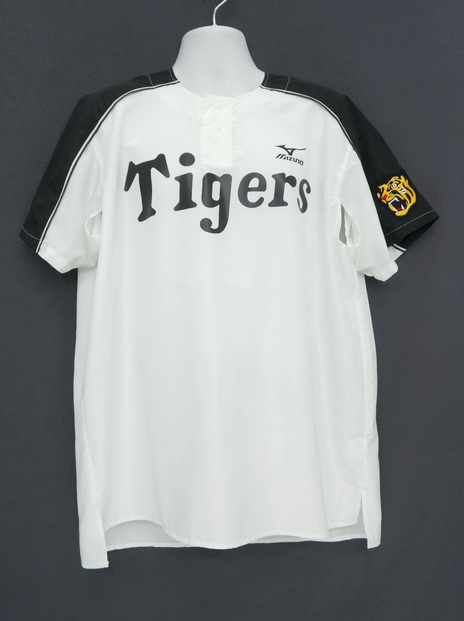 Japanese Brand Japan HANSHIN TIGERS MIZUNO Official Fanclub Shirt 160g Size US XL / EU 56 / 4 - 1 Thumbnail