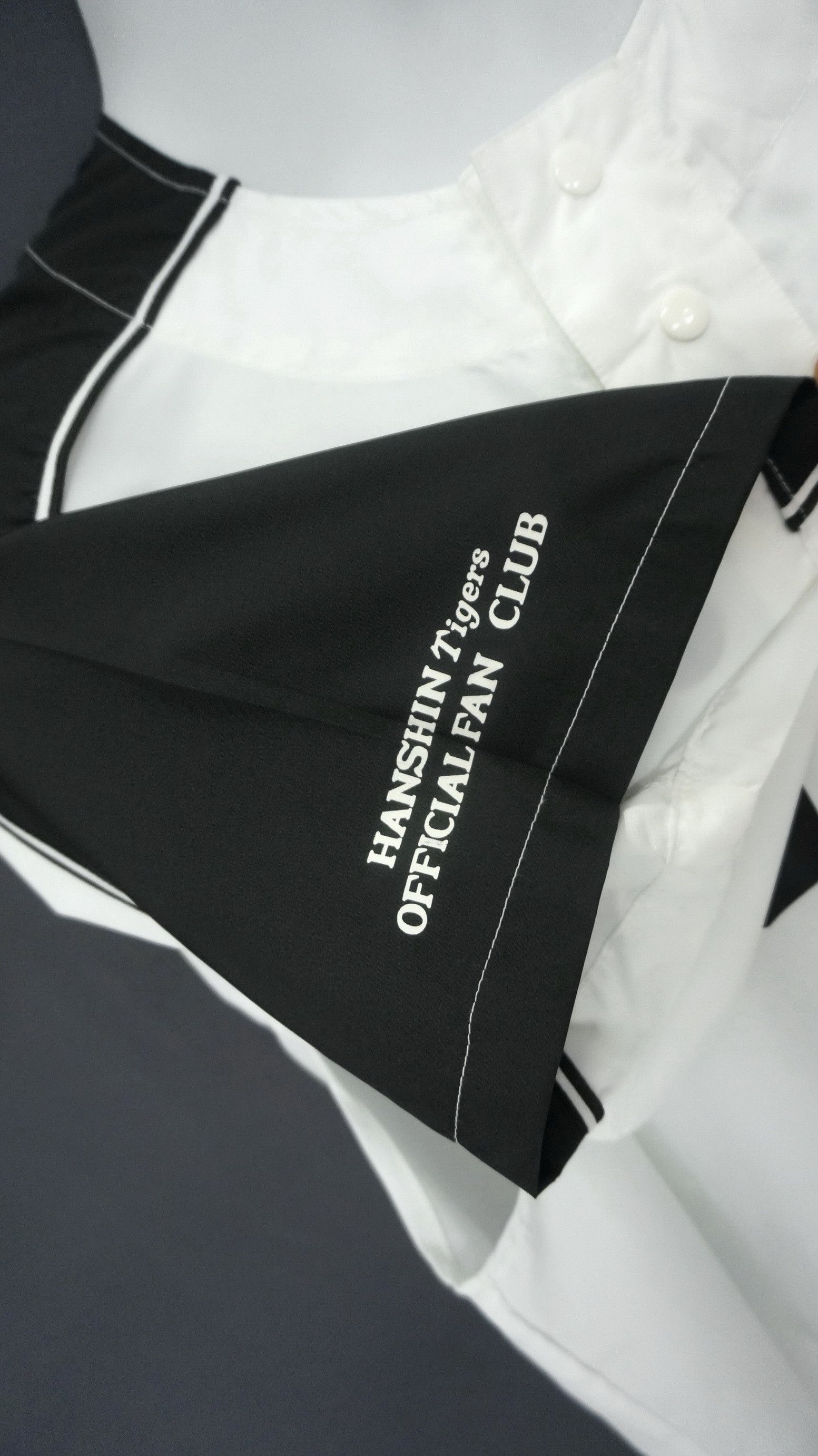 Japanese Brand Japan HANSHIN TIGERS MIZUNO Official Fanclub Shirt 160g Size US XL / EU 56 / 4 - 3 Thumbnail