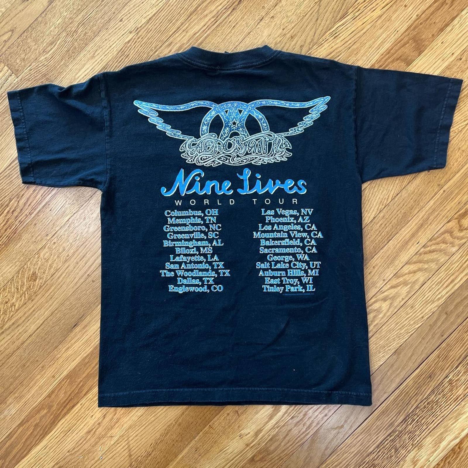 Giant Vintage 90s aerosmith nine lives tour band tee Size US L / EU 52-54 / 3 - 4 Thumbnail
