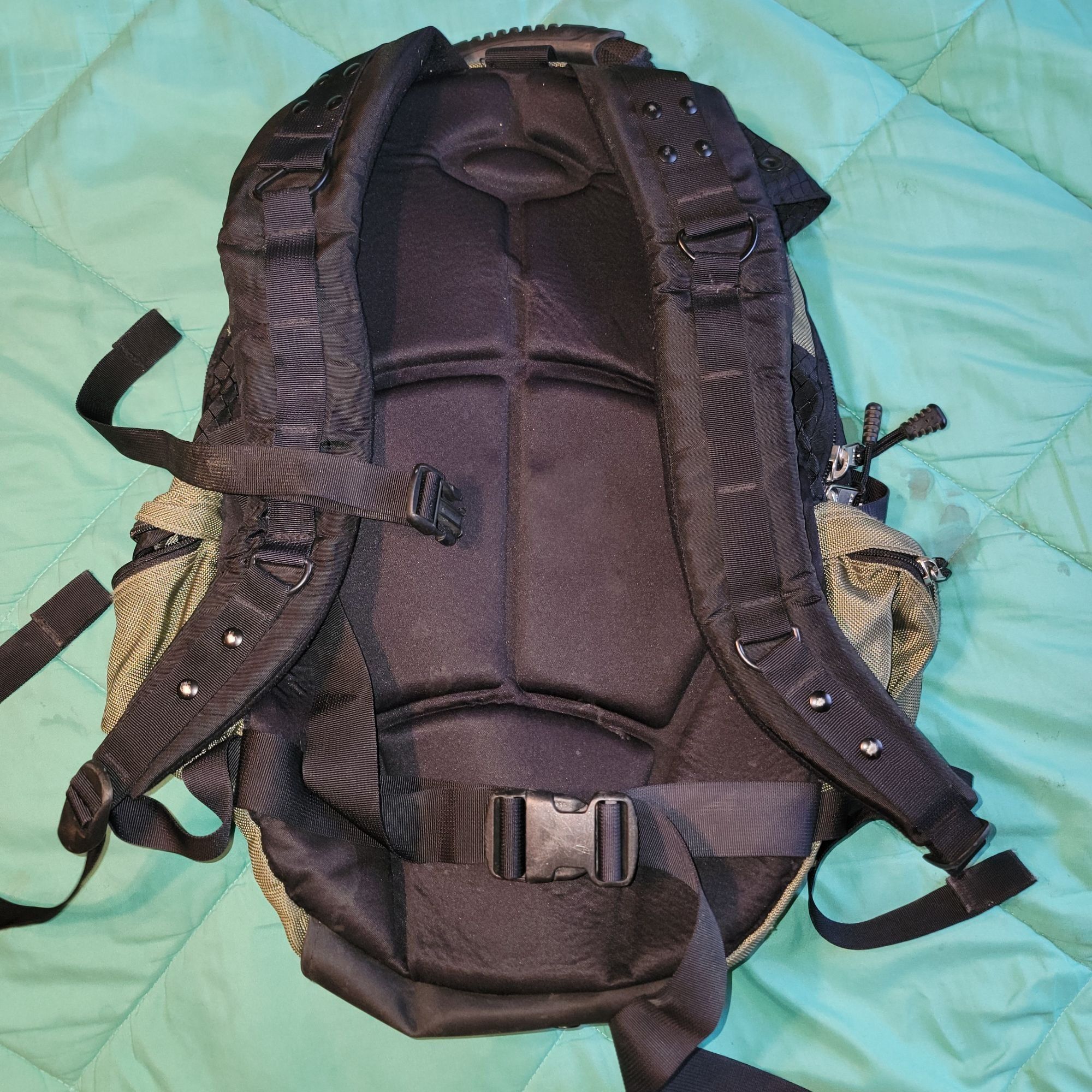 Oakley Oakley Icon Tactical Backpack Green Outdoor Camping Everyday Size ONE SIZE - 2 Thumbnail
