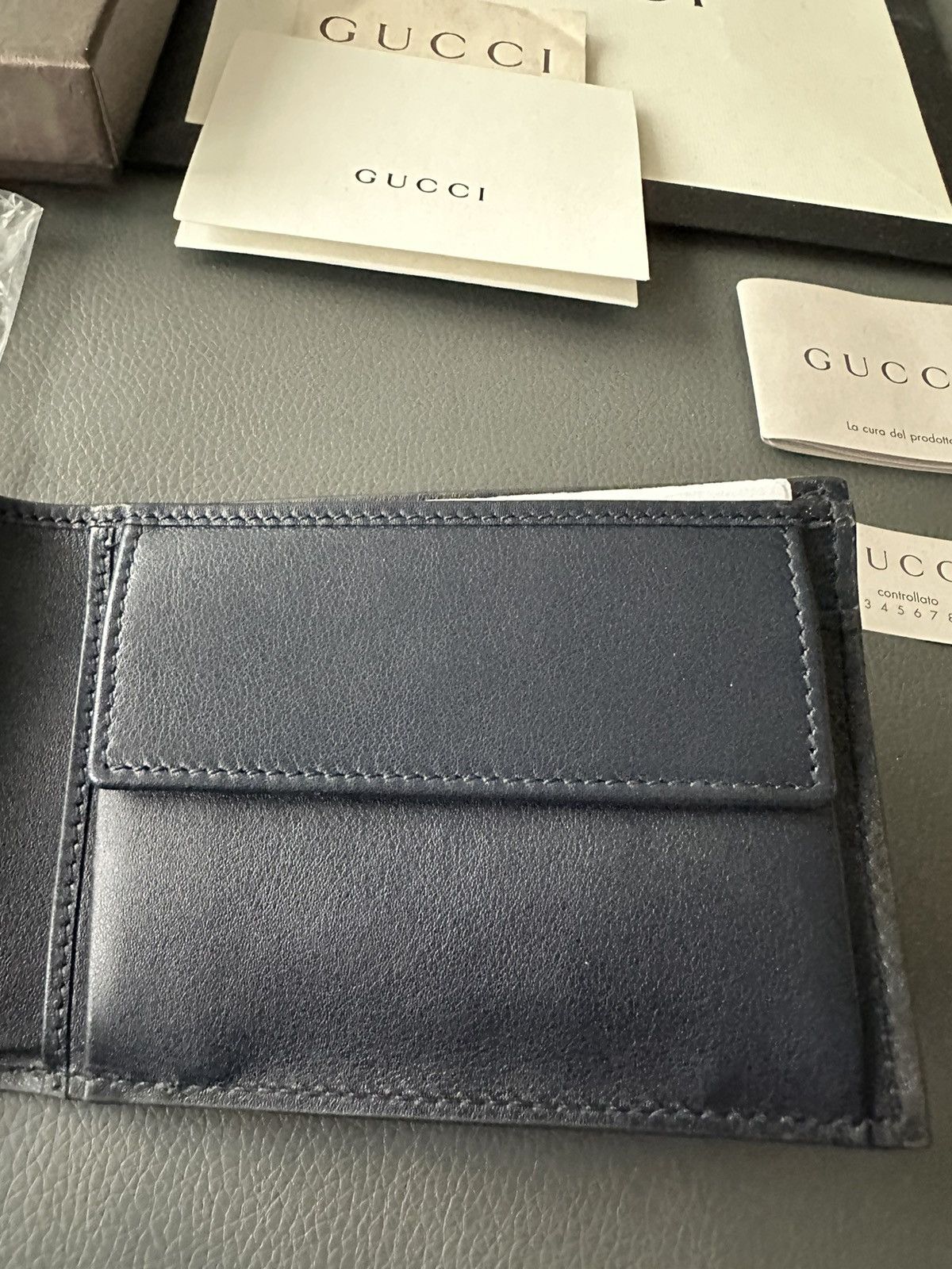 Gucci Rare Runway Brand New Iconic Gucci GG Logo Leather Wallet Size ONE SIZE - 13 Thumbnail