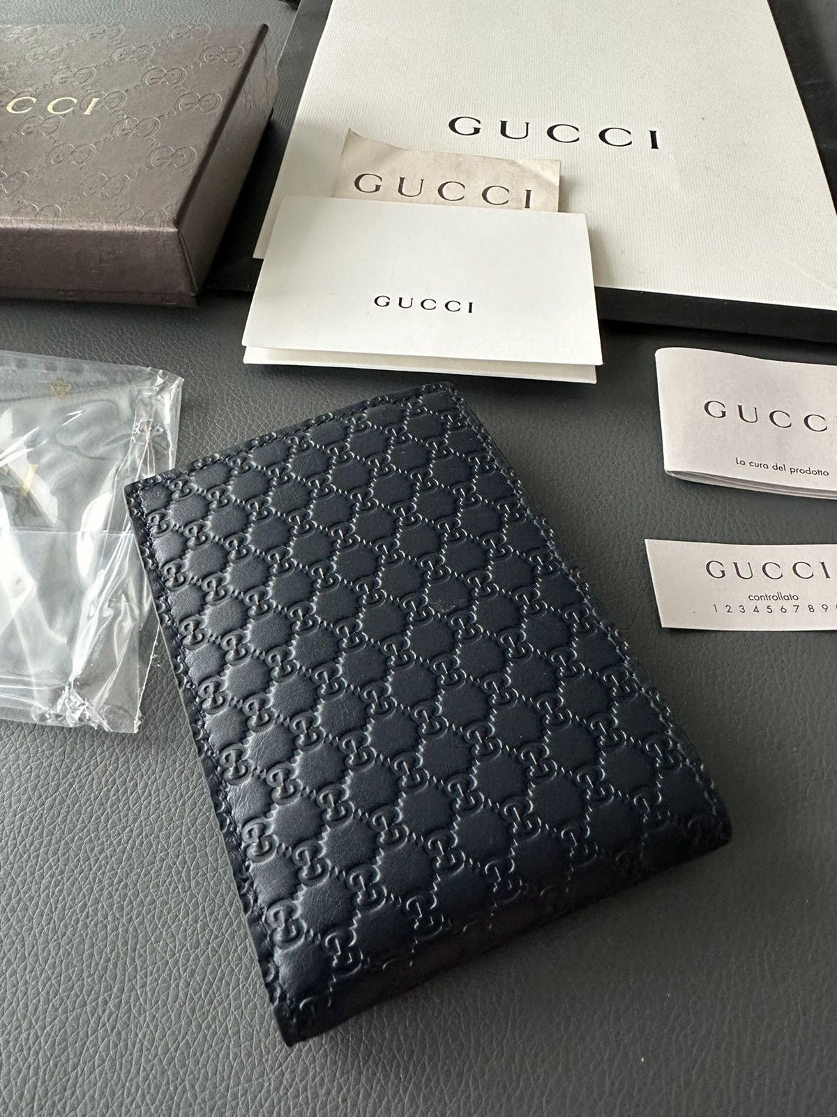 Gucci Rare Runway Brand New Iconic Gucci GG Logo Leather Wallet Size ONE SIZE - 18 Thumbnail
