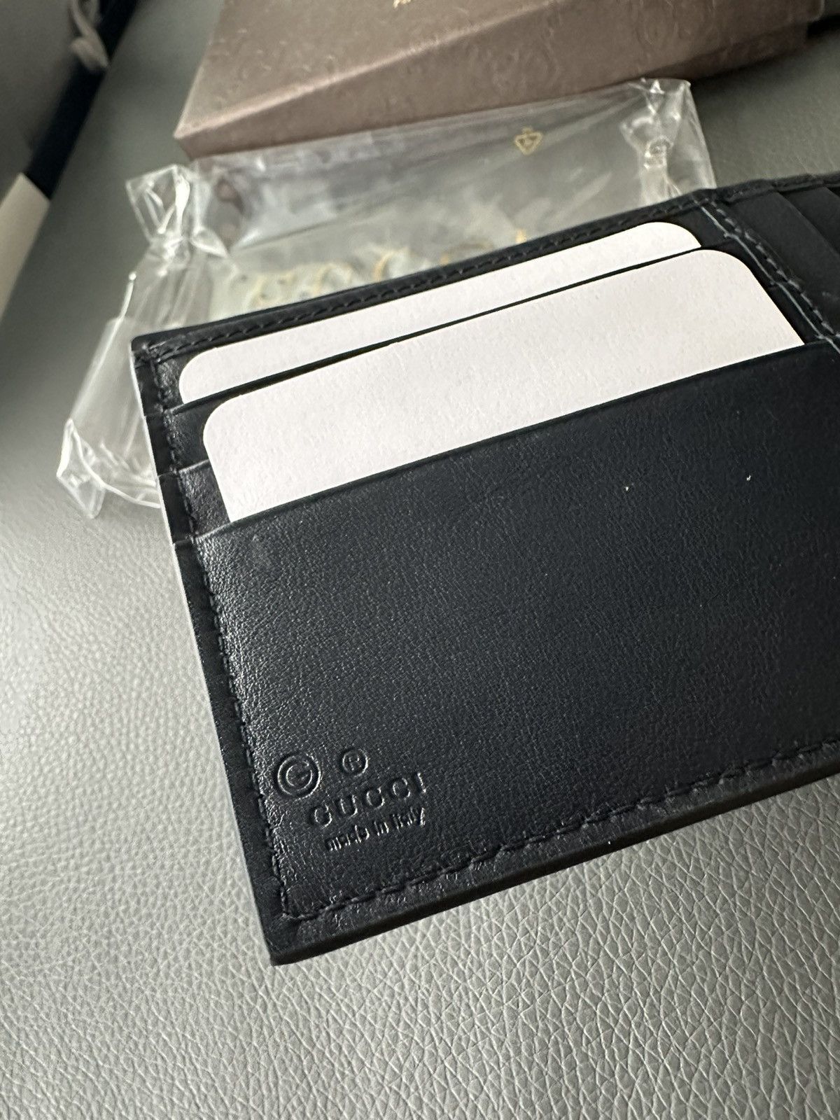 Gucci Rare Runway Brand New Iconic Gucci GG Logo Leather Wallet Size ONE SIZE - 14 Thumbnail