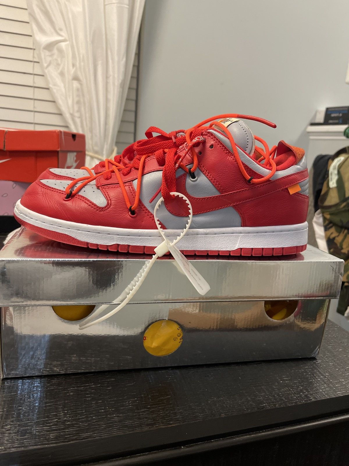 university red off white dunks