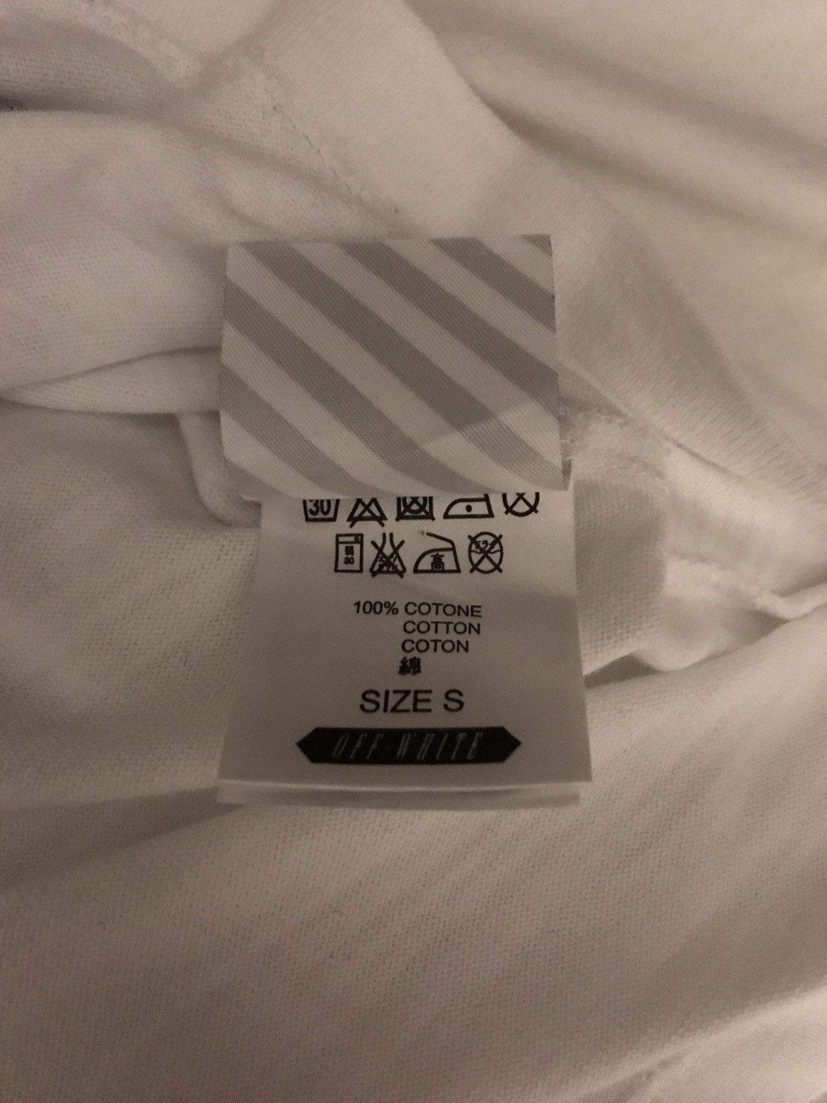 Off-White Off-White T Size US S / EU 44-46 / 1 - 5 Thumbnail