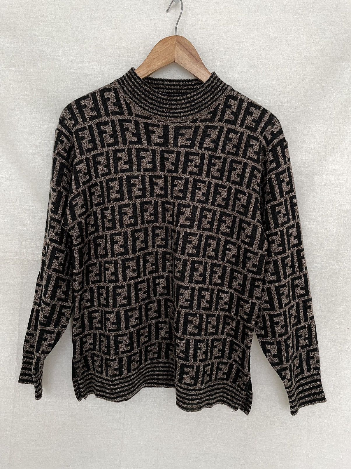 Other Vintage FF Monogram Wool Sweater Size US S / EU 44-46 / 1 - 2 Thumbnail