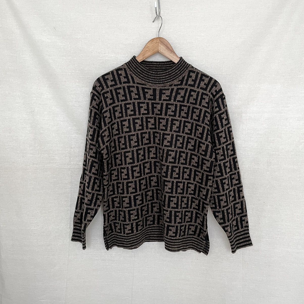 Other Vintage FF Monogram Wool Sweater Size US S / EU 44-46 / 1 - 1 Thumbnail