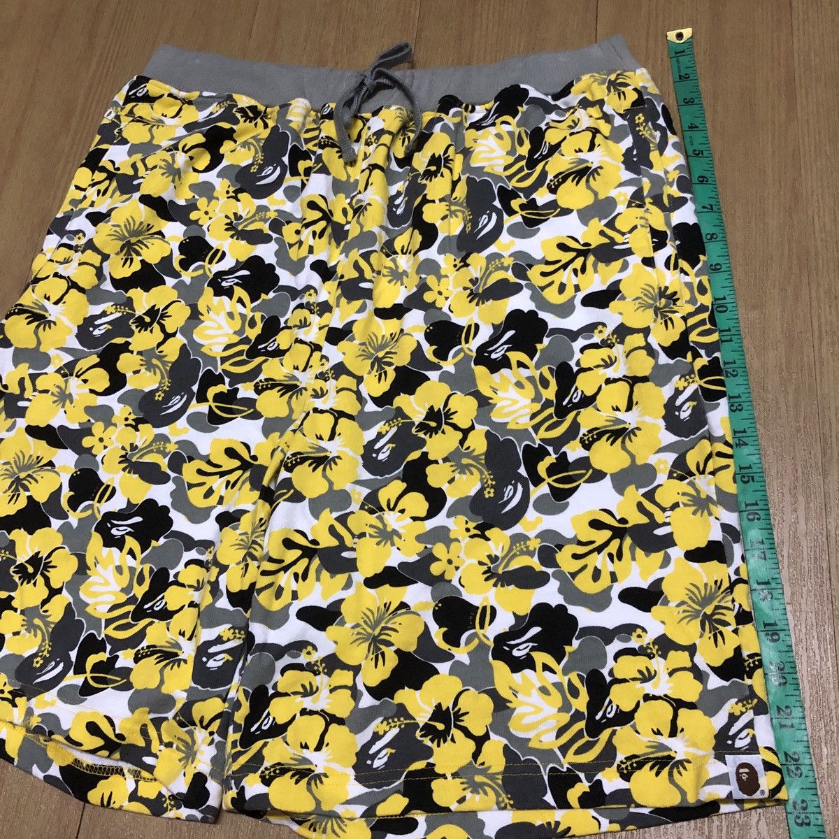 Bape Aloha Camo Sweat Cargo Shorts Size US 33 - 8 Thumbnail