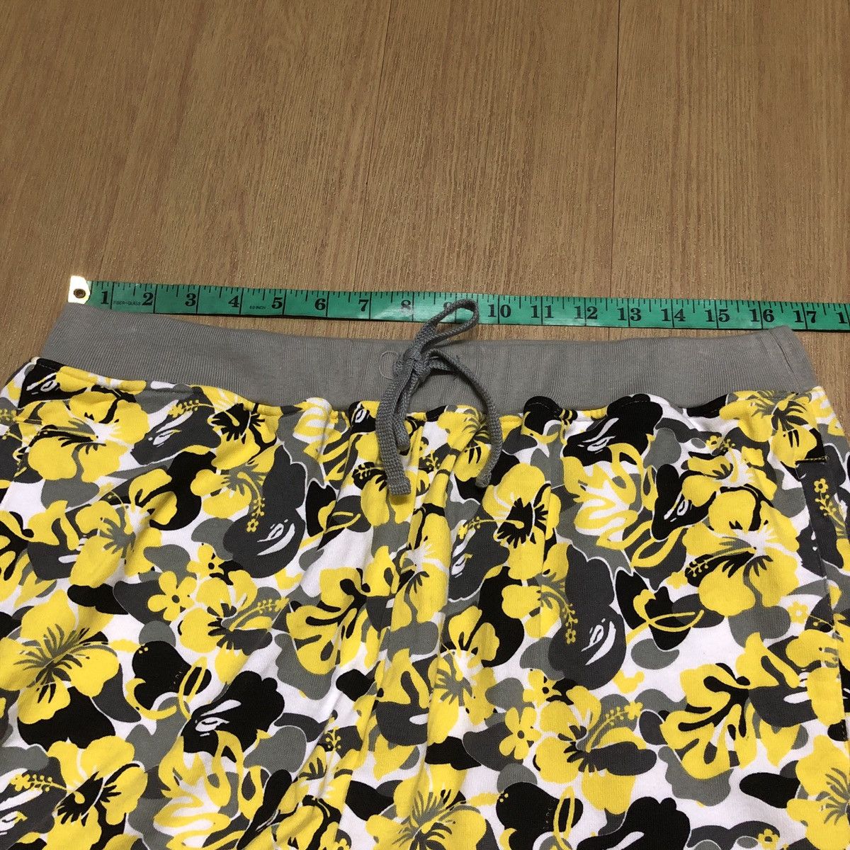 Bape Aloha Camo Sweat Cargo Shorts Size US 33 - 7 Thumbnail