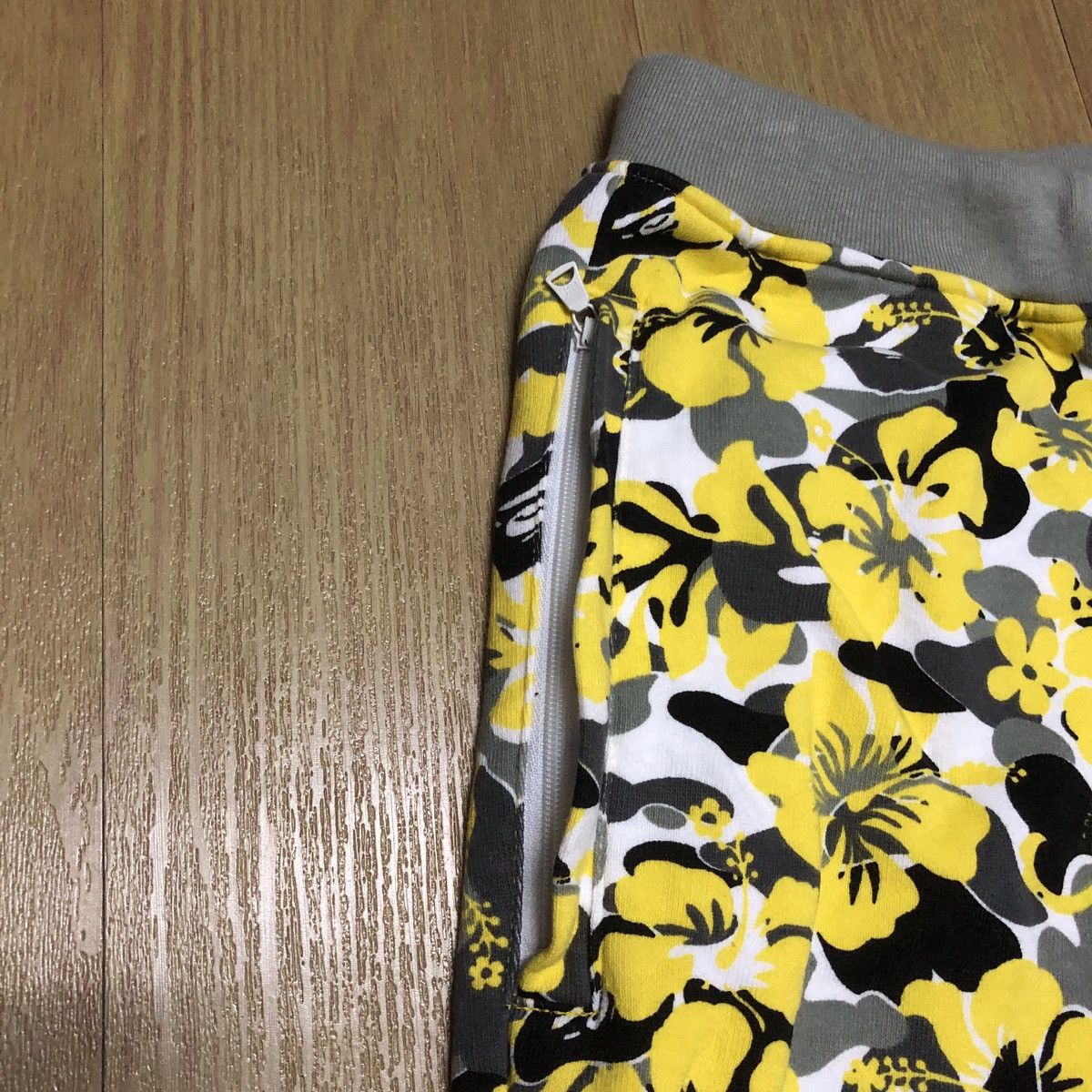 Bape Aloha Camo Sweat Cargo Shorts Size US 33 - 3 Thumbnail