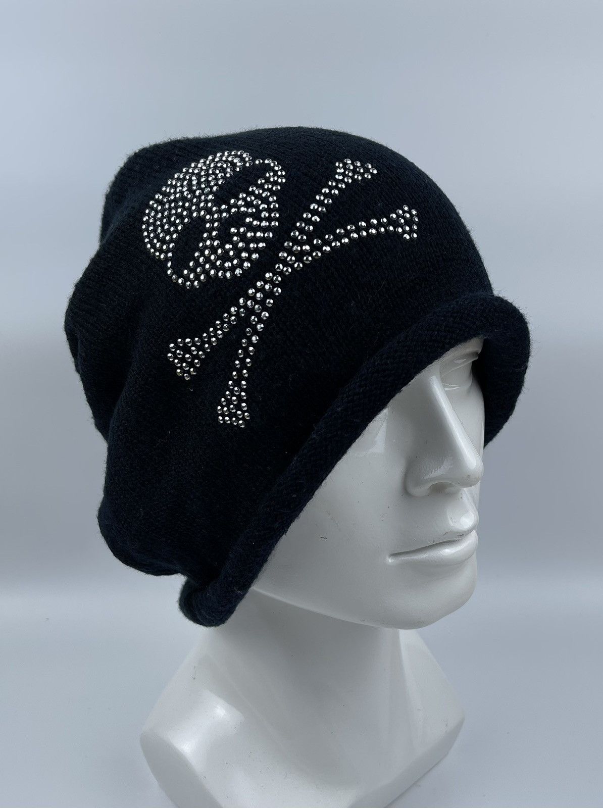 image of Skulls Beanie Hat Snow Cap in Black, Men's