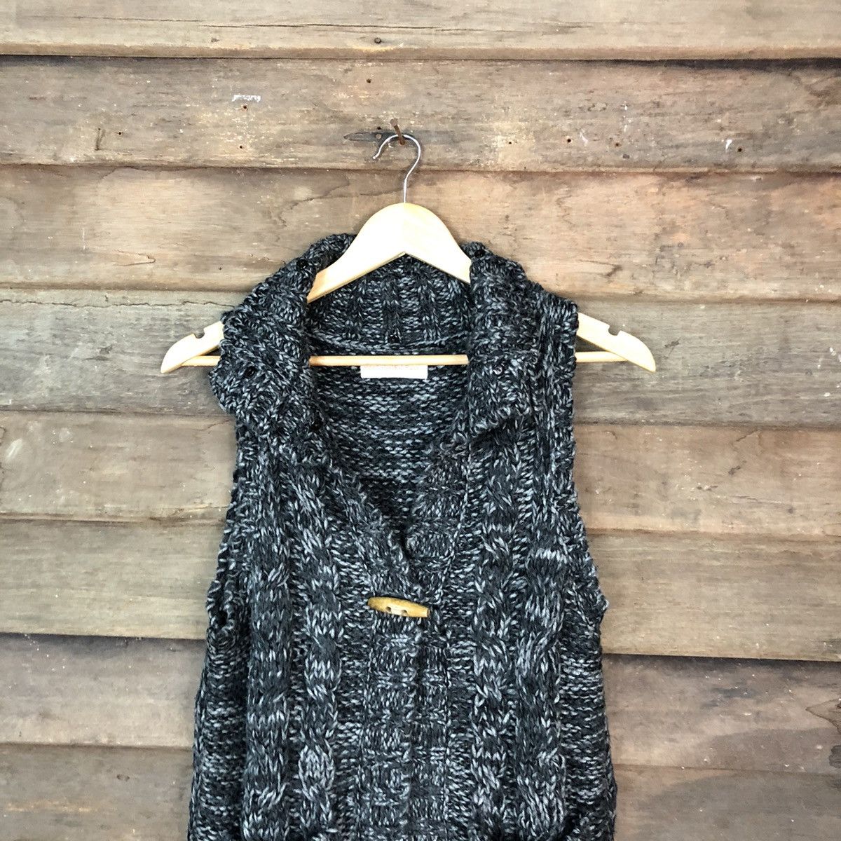 Aran Isles Knitwear Honey Suckie Rose Grey Vest Knitwear #H250 Size US M / EU 48-50 / 2 - 2 Thumbnail