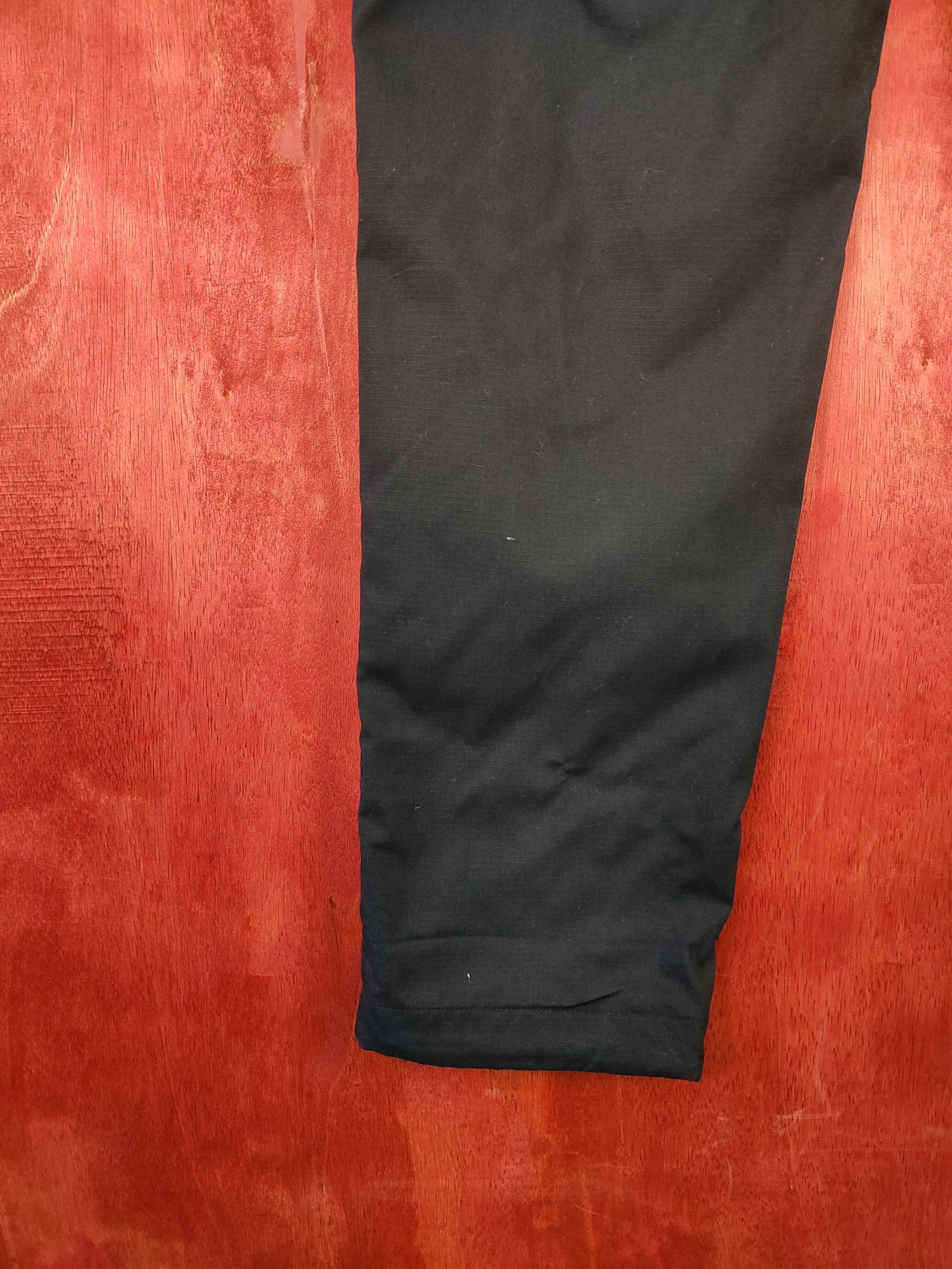 Japanese Brand × Uniqlo Uniqlo dark blue multi pocket tactical cargo pant #S347 Size US 33 - 13 Thumbnail