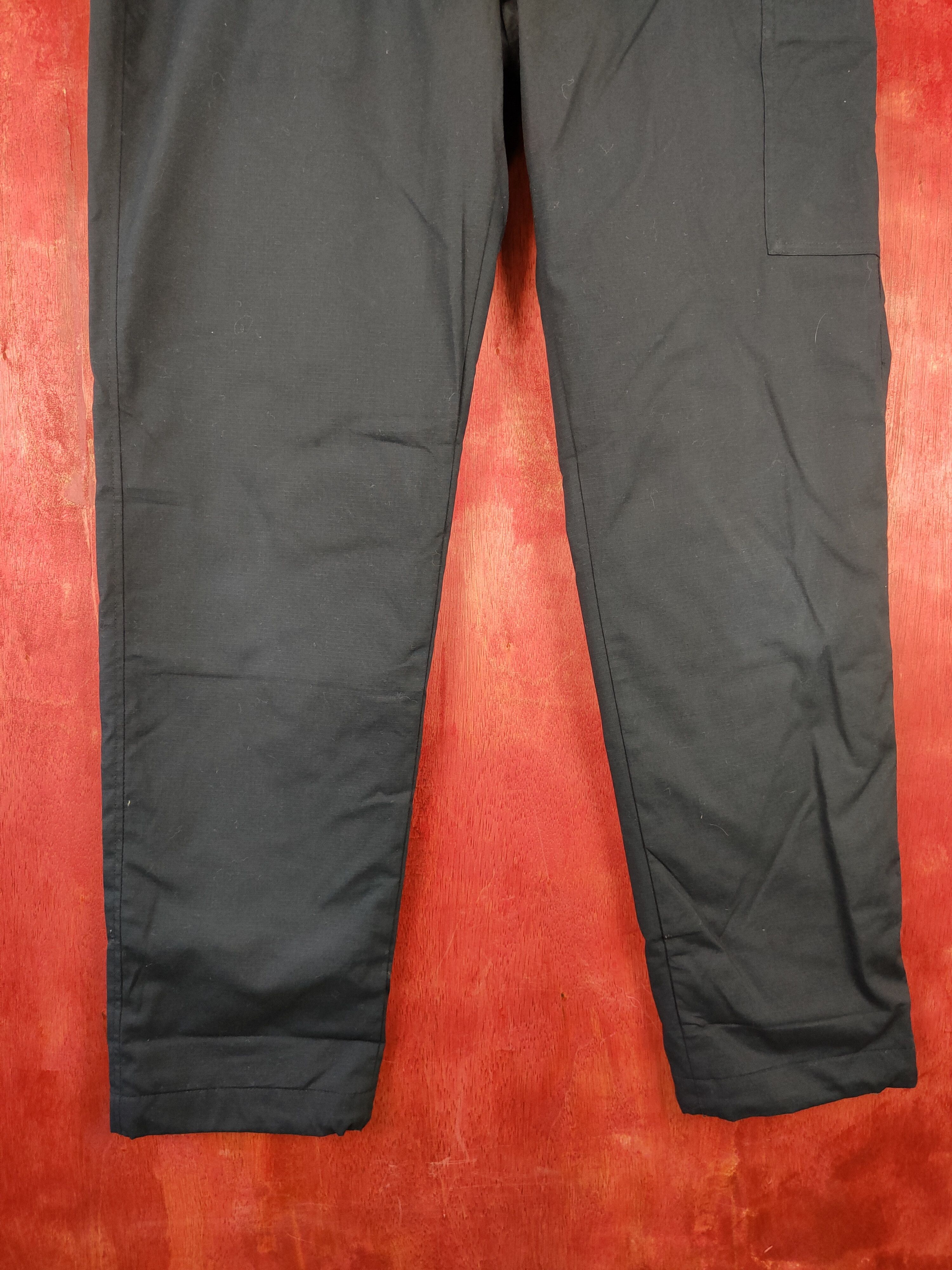 Japanese Brand × Uniqlo Uniqlo dark blue multi pocket tactical cargo pant #S347 Size US 33 - 3 Thumbnail