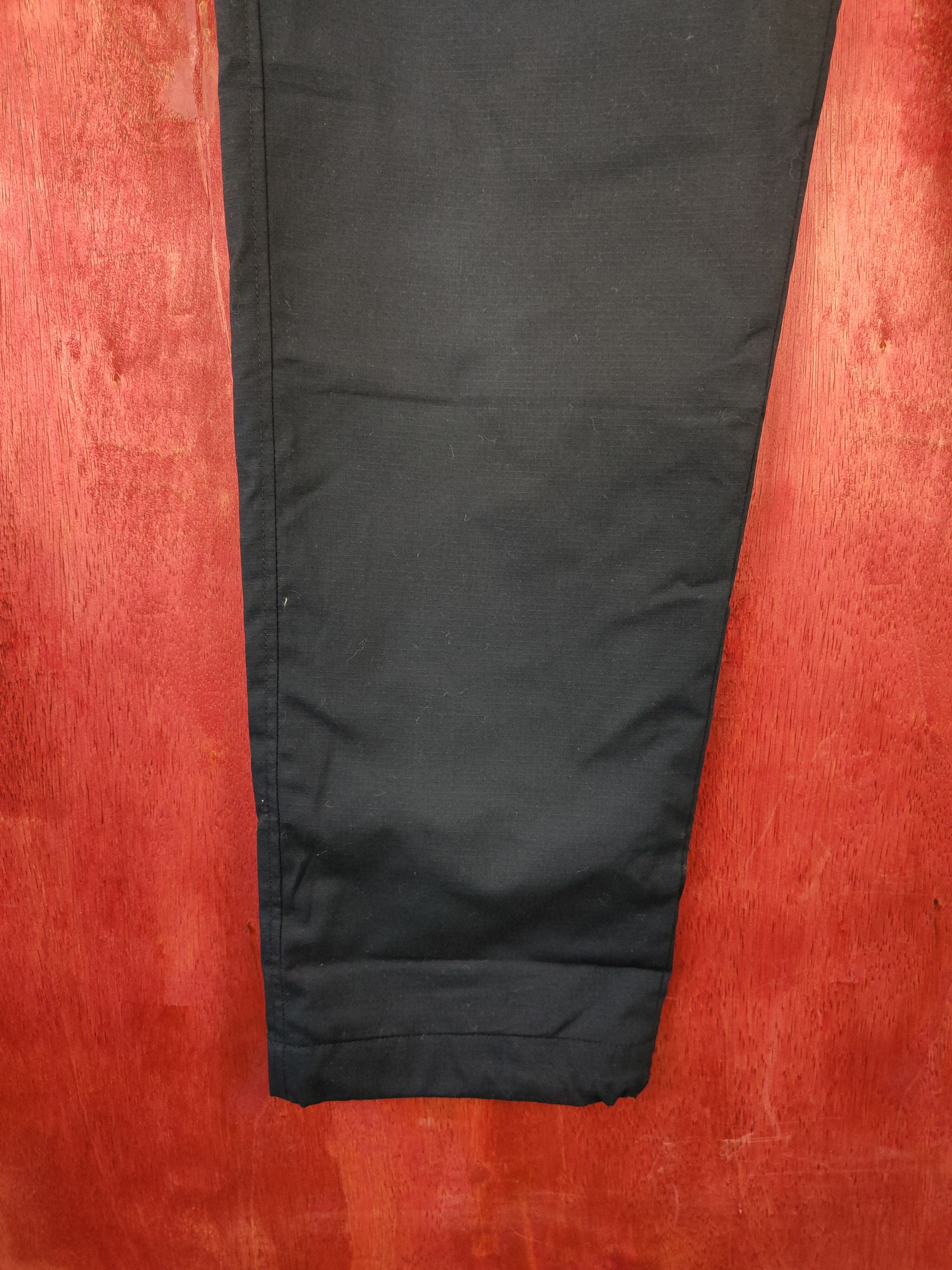 Japanese Brand × Uniqlo Uniqlo dark blue multi pocket tactical cargo pant #S347 Size US 33 - 6 Thumbnail