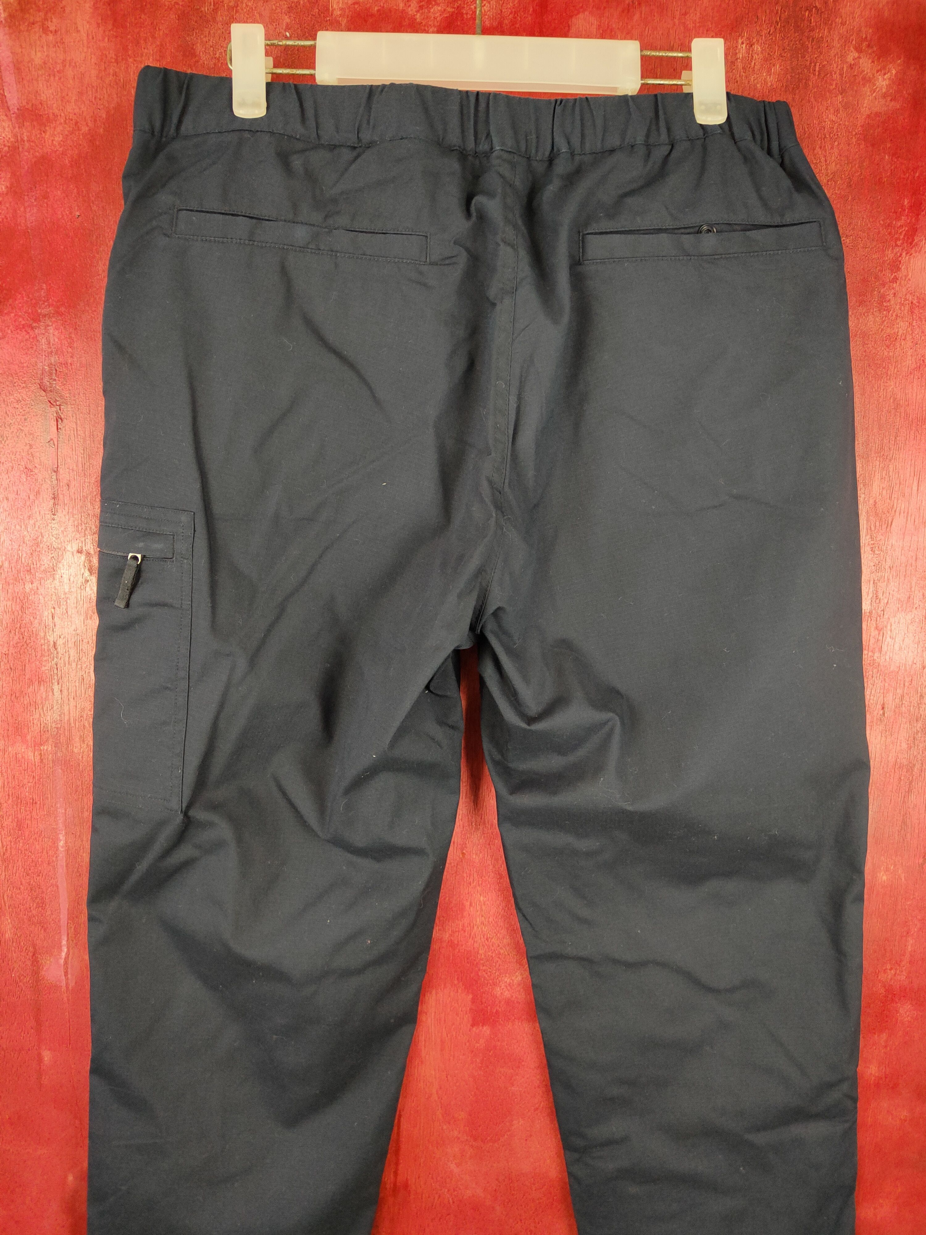 Japanese Brand × Uniqlo Uniqlo dark blue multi pocket tactical cargo pant #S347 Size US 33 - 9 Thumbnail