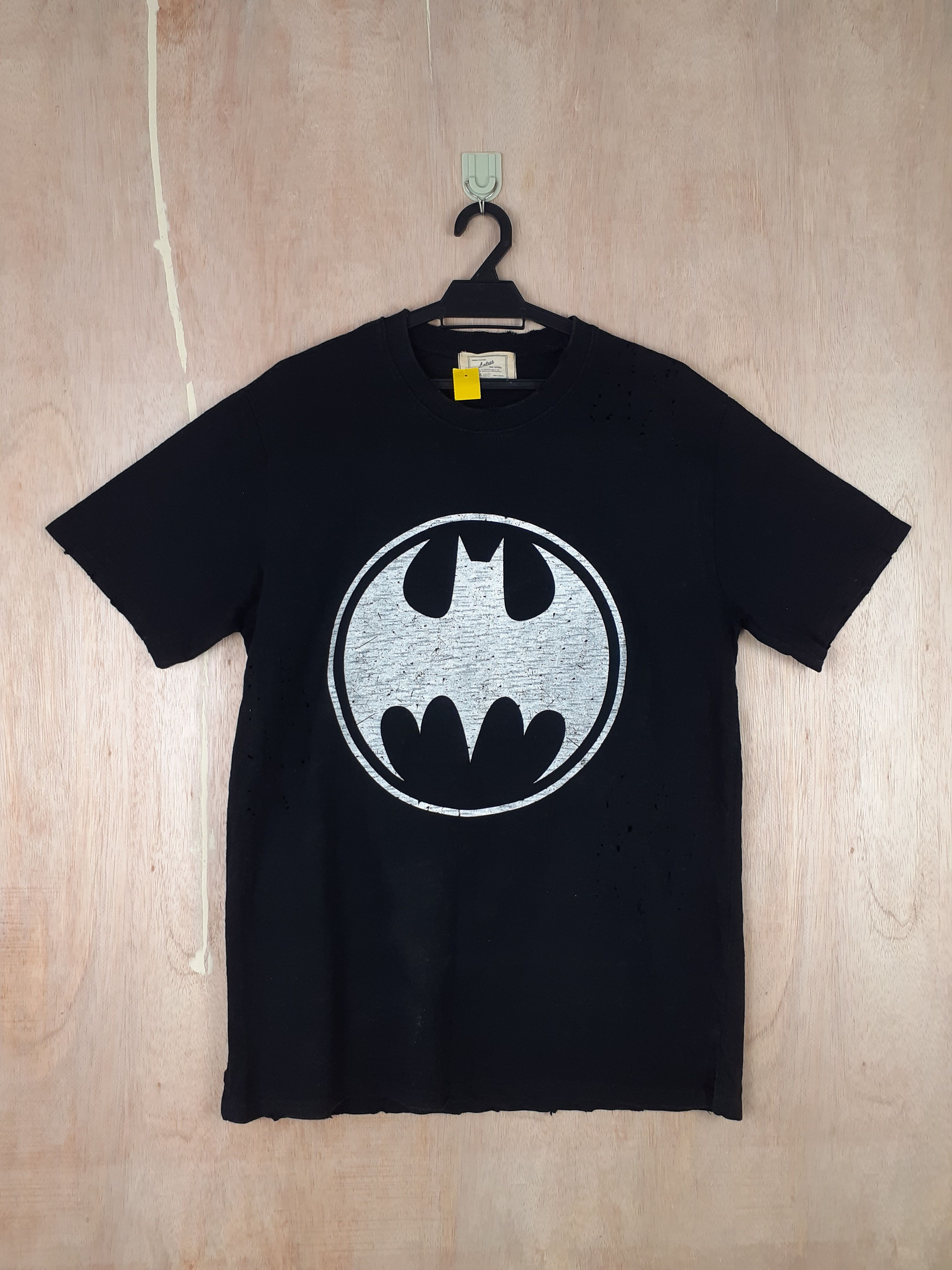 Lotus (Batman style ) distressed black Tshirt #3023