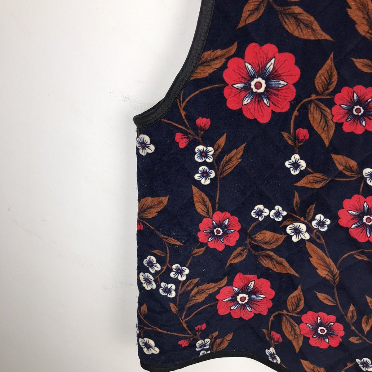 Designer × Japanese Brand × Vintage Vintage Japanese Flower Motion Design Quilted Vest Jacket Size US L / EU 52-54 / 3 - 10 Thumbnail