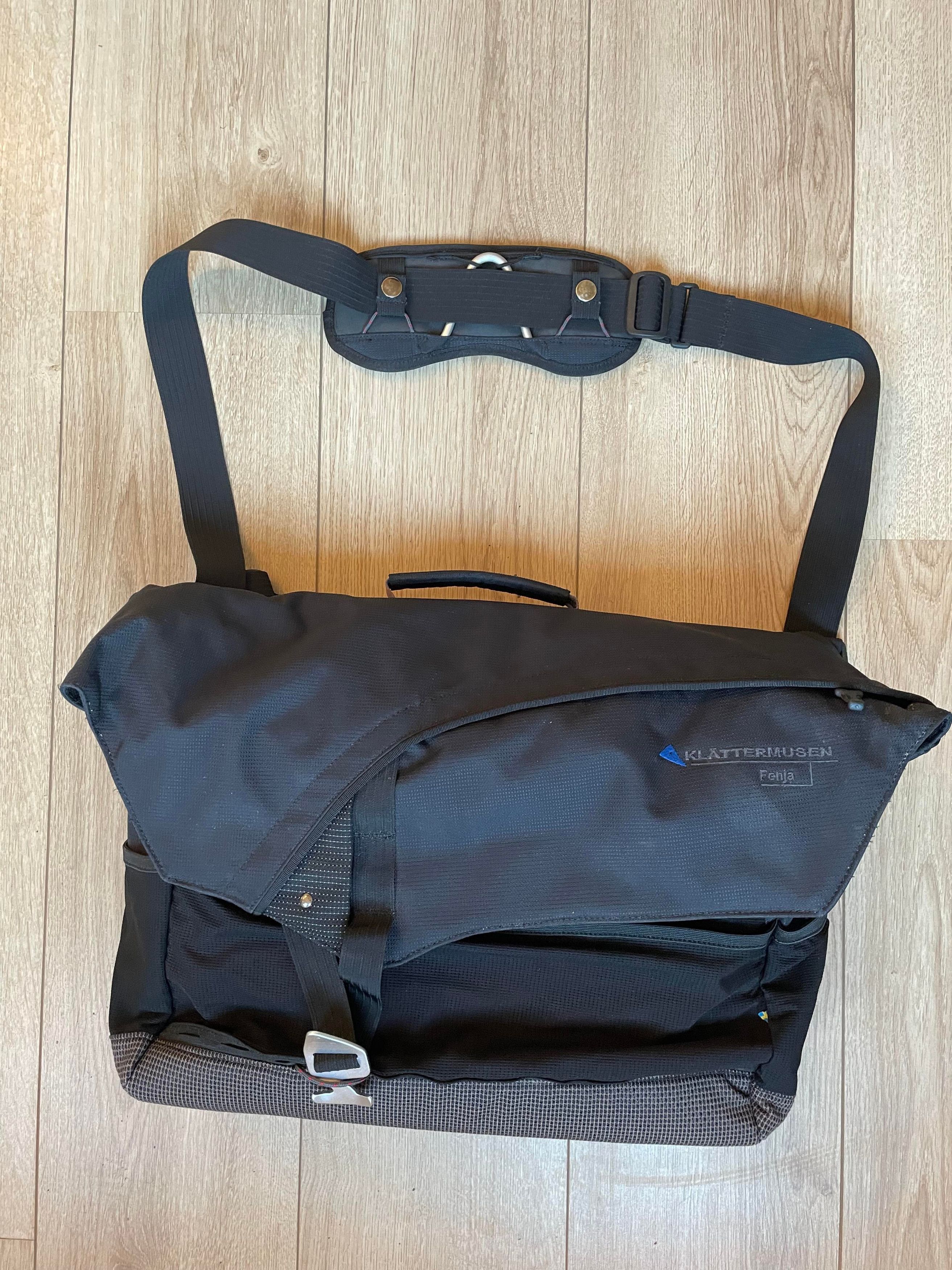 Klattermusen Klattermusen Fenja tech messenger bag | Grailed